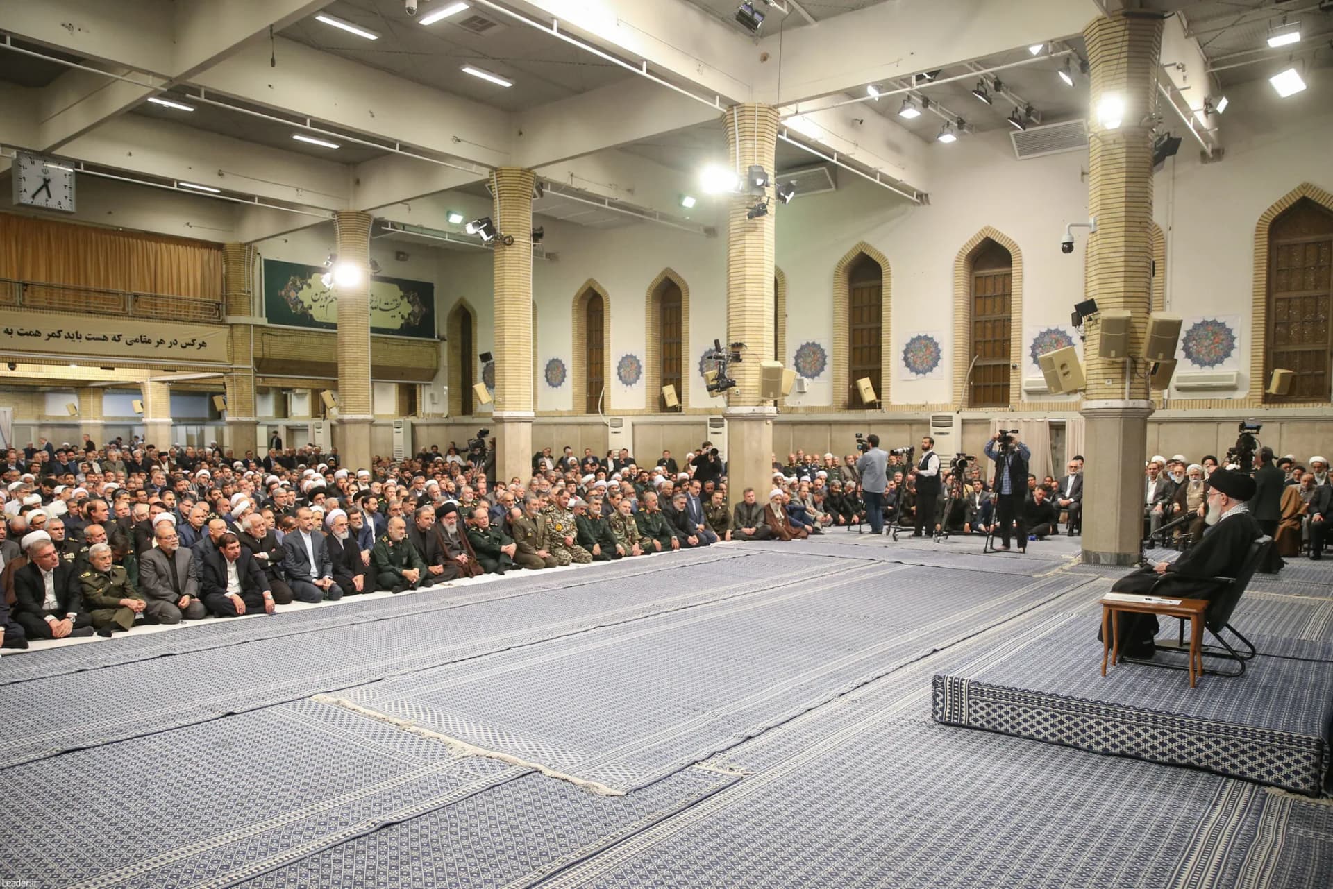 دیدار رمضانی کارگزارن نظام با رهبر انقلاب +تصاویر — تصویر 1