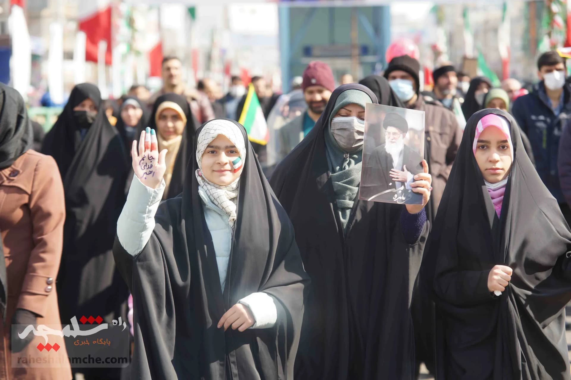 خروش ملت استوار ایران اسلامی در جشن ۴۴سالگی انقلاب اسلامی +تصاویر — تصویر 49