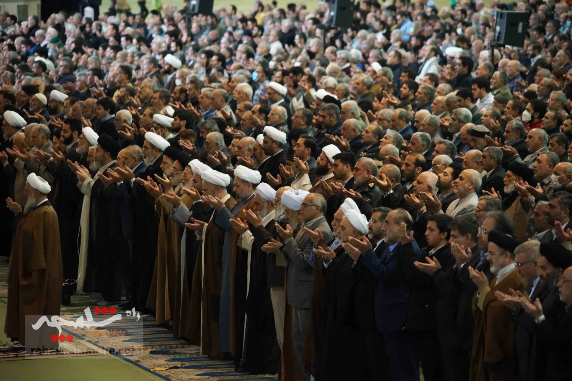 اولین نمازجمعه امسال در ماه مبارک رمضان +تصاویر — تصویر 34