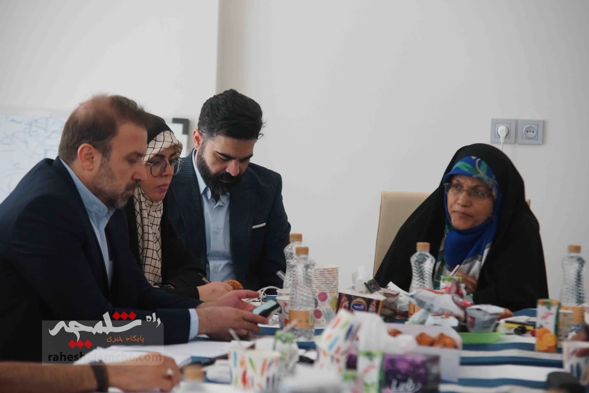 نشست ستاد انتخاباتی زاکانی در امور بینالملل و ایرانیان خارج از کشور +تصاویر — تصویر 17