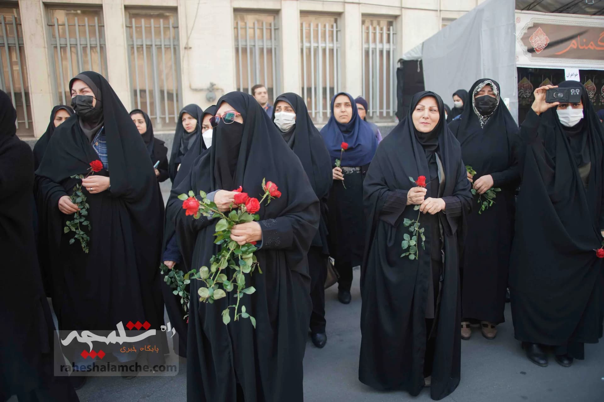 گزارش تصویری تشییع و خاکسپاری شهید گمنام در وزارت فرهنگ و ارشاد اسلامی — تصویر 18