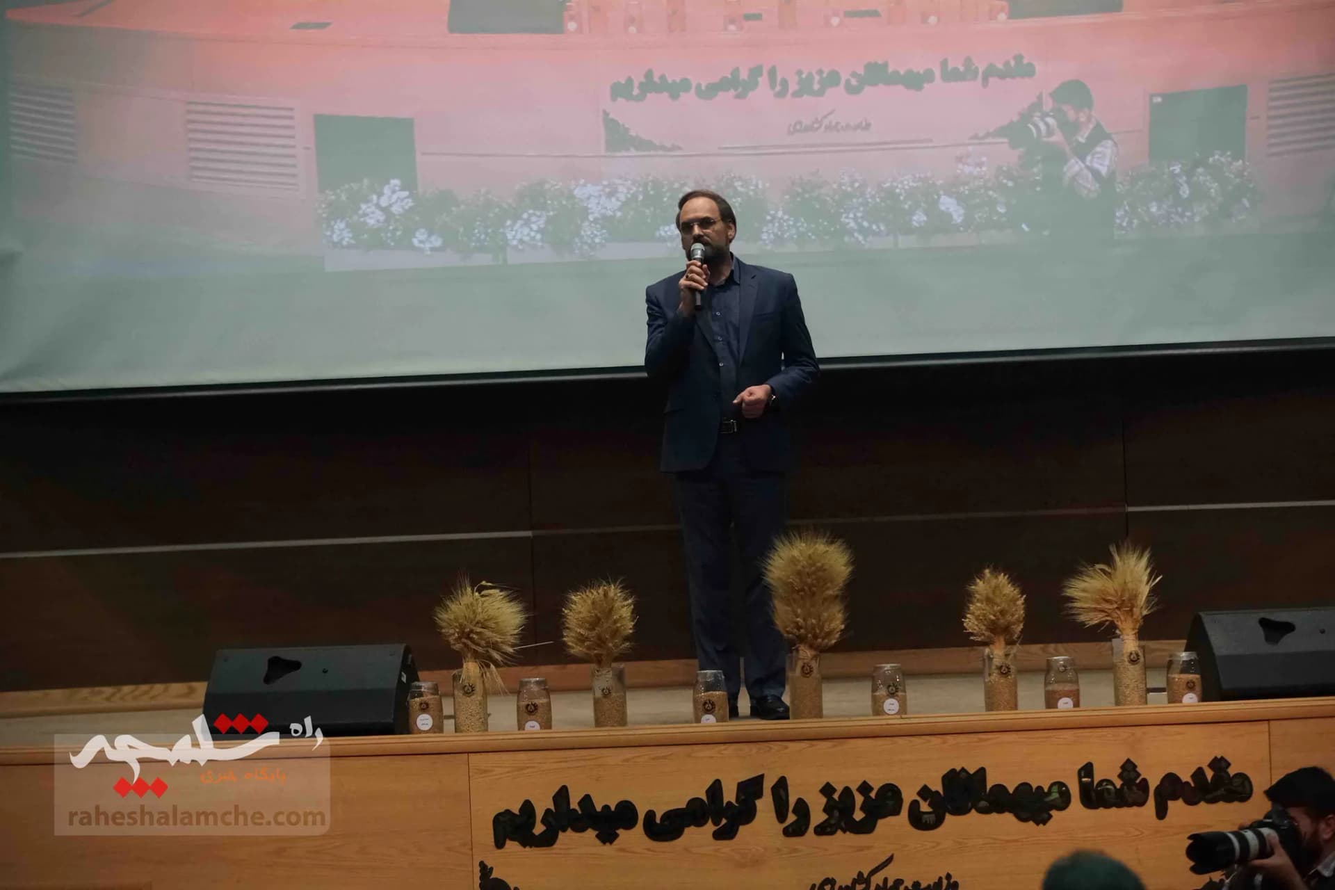 گزارش تصویری از معارفه «نوری قزلجه» وزیر جهاد کشاورزی — تصویر 69