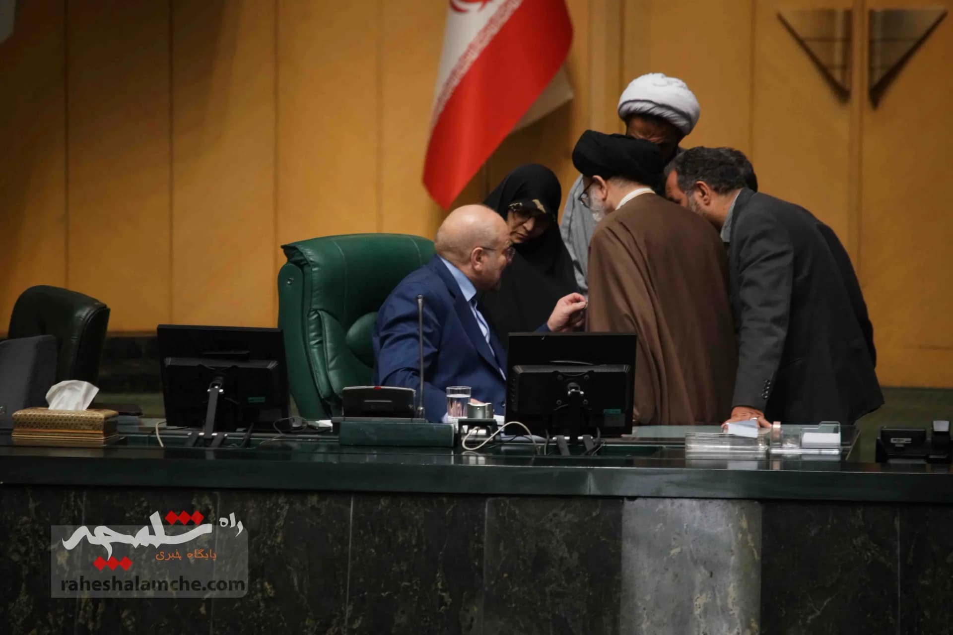 صحن علنی امروز مجلس پس از پاسخ موشکی ایران به اسرائیل +تصاویر — تصویر 21