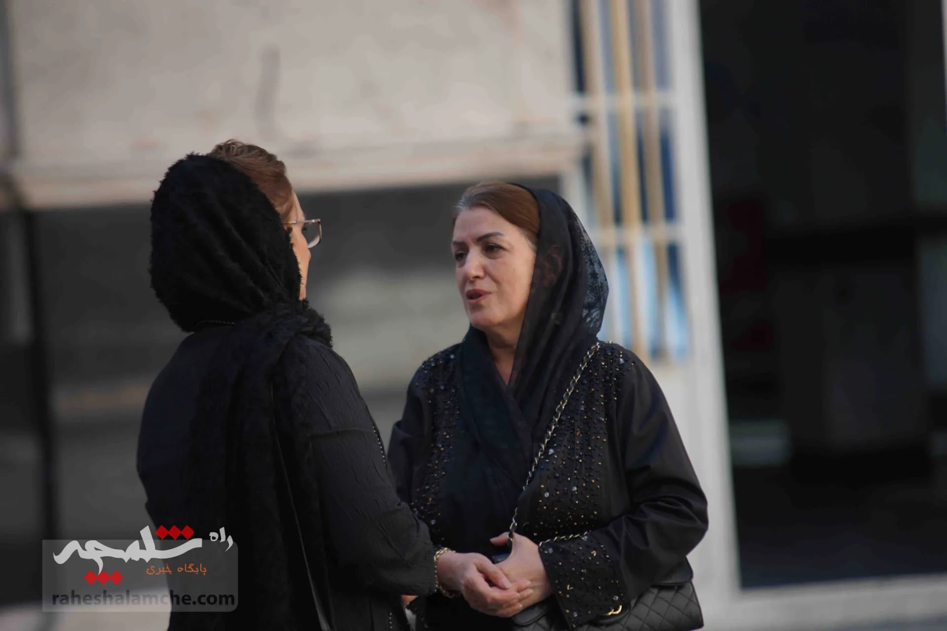 چه کسانی در مراسم ختم «سارا طاووسی» حضور داشتند؟ +تصاویر — تصویر 15