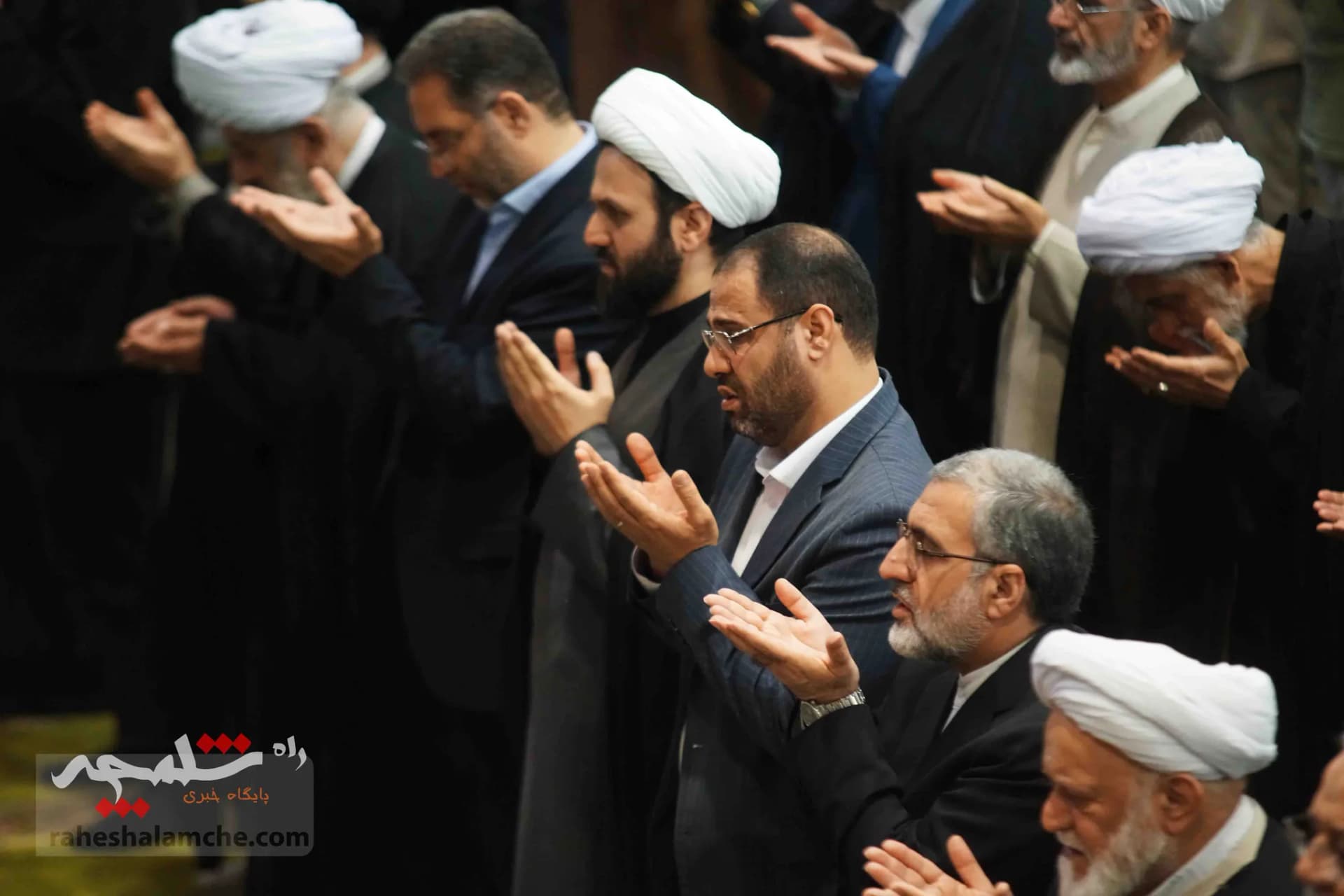 نماز جمعه این هفته تهران به امامت ابوترابی‌فرد برگزار شد +تصاویر — تصویر 59