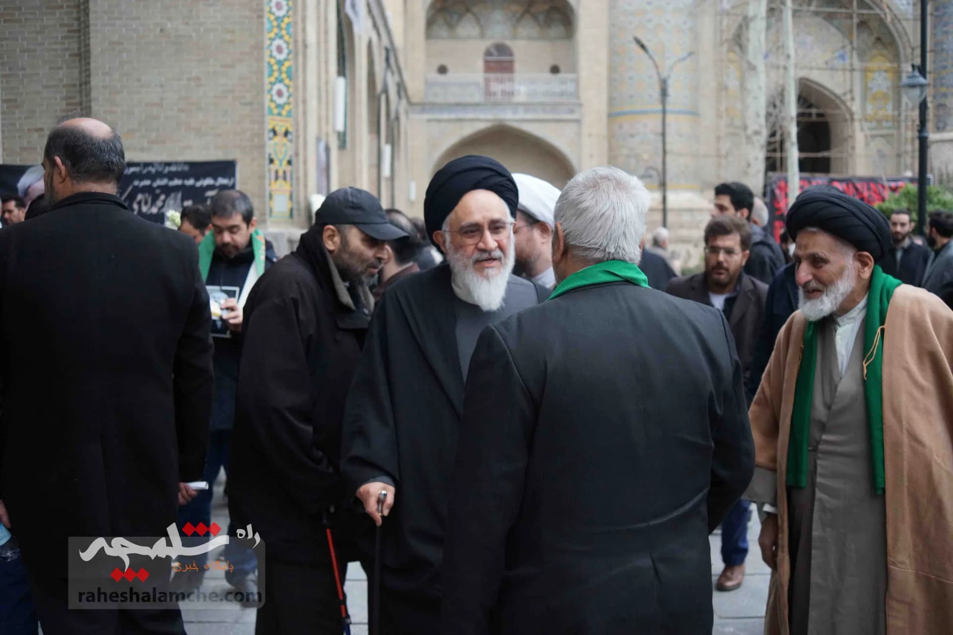 همه شخصیتهایی که در مراسم ترحیم آیتالله امام کاشانی حضور داشتند +تصاویر — تصویر 82