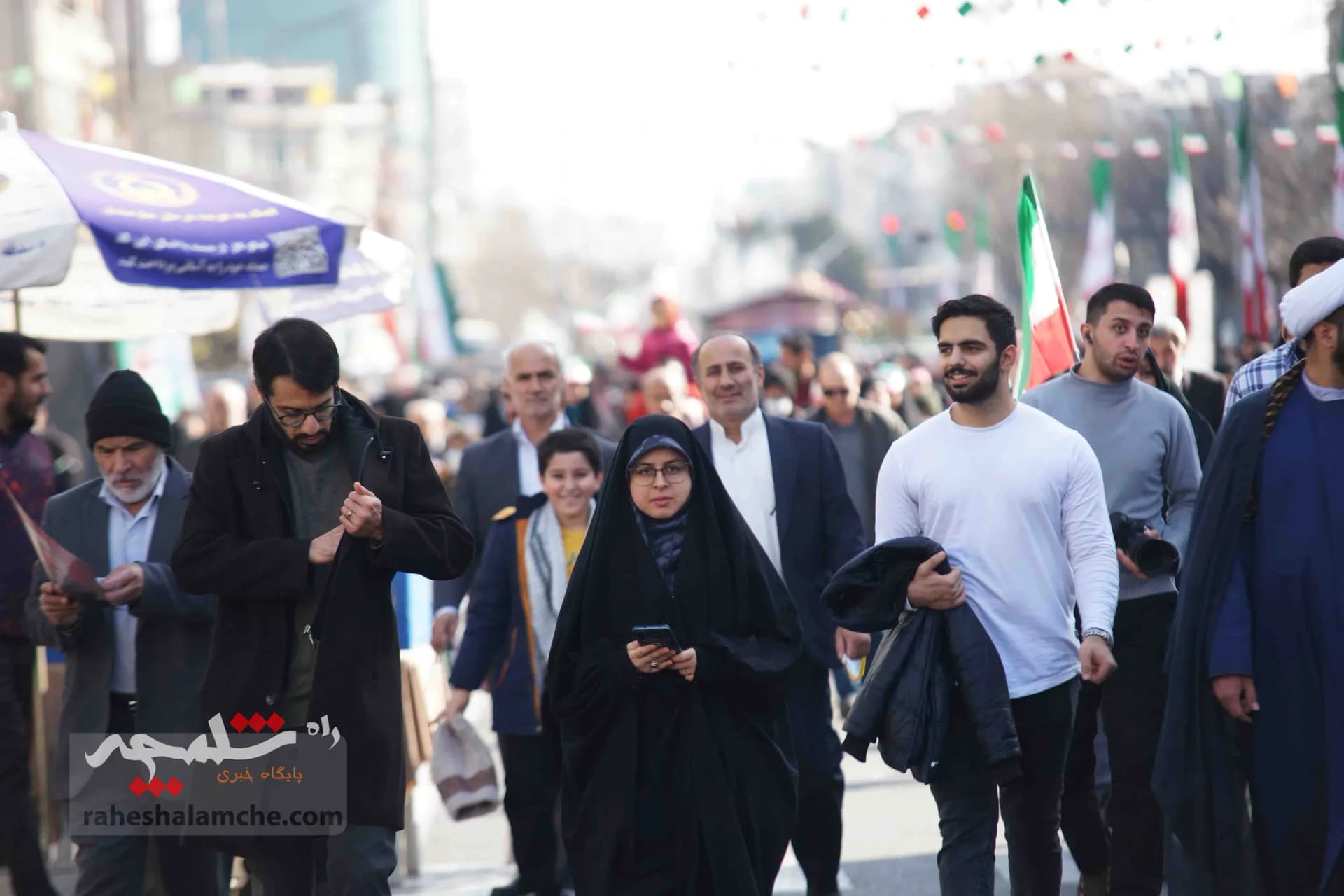 حضور بی‌نظیر مردم ایران در راهپیمایی 22 بهمن 1402 از دریچه دوربین راه شلمچه — تصویر 30