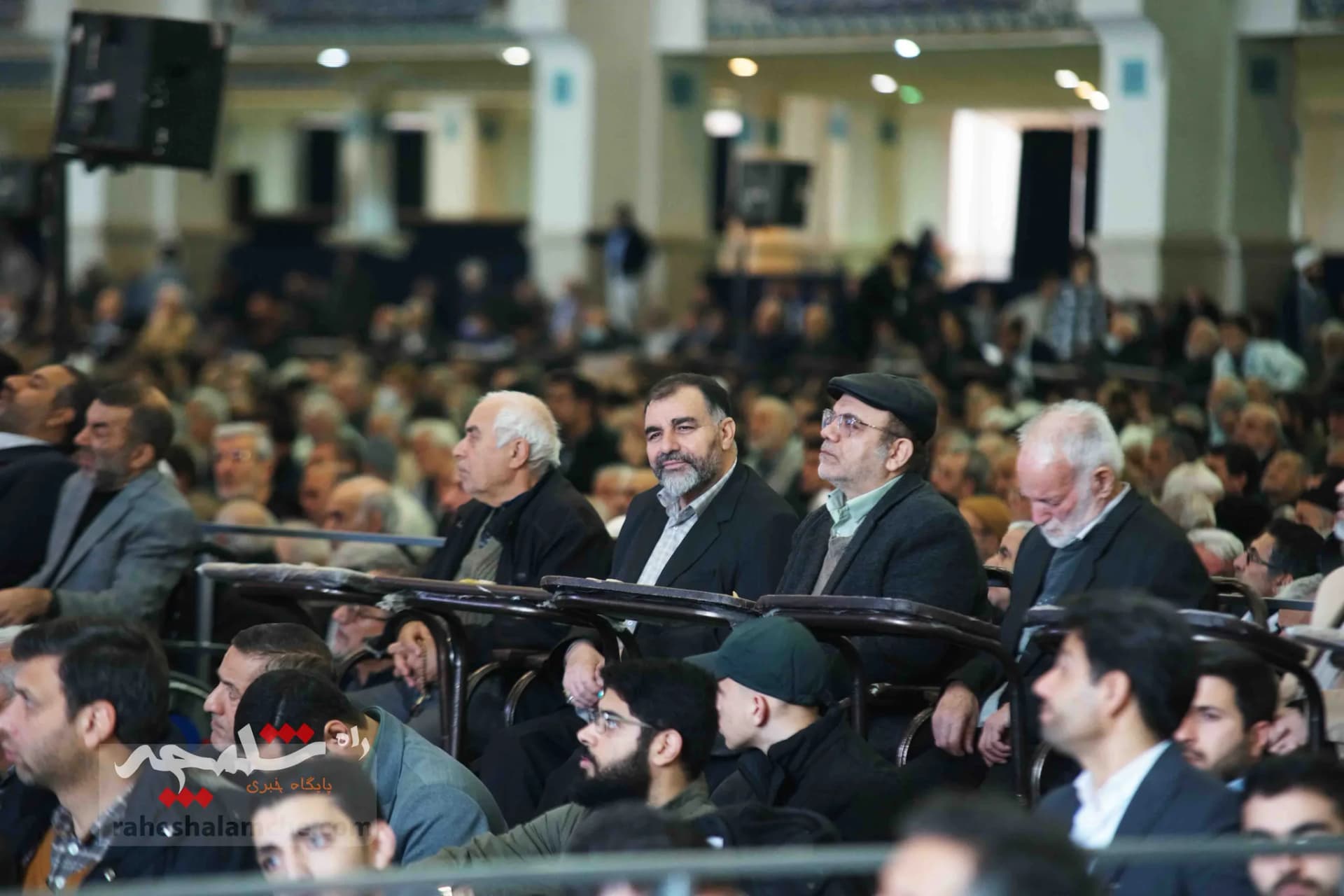 نمازجمعه این هفته تهران برگزار شد +تصاویر — تصویر 18