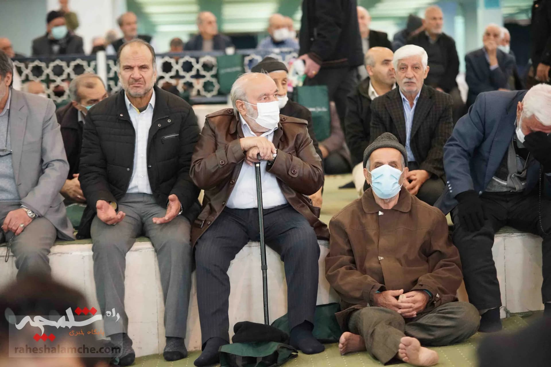 حضور پررنگ جوانان و نوجوانان در نماز جمعه تهران +تصاویر — تصویر 16