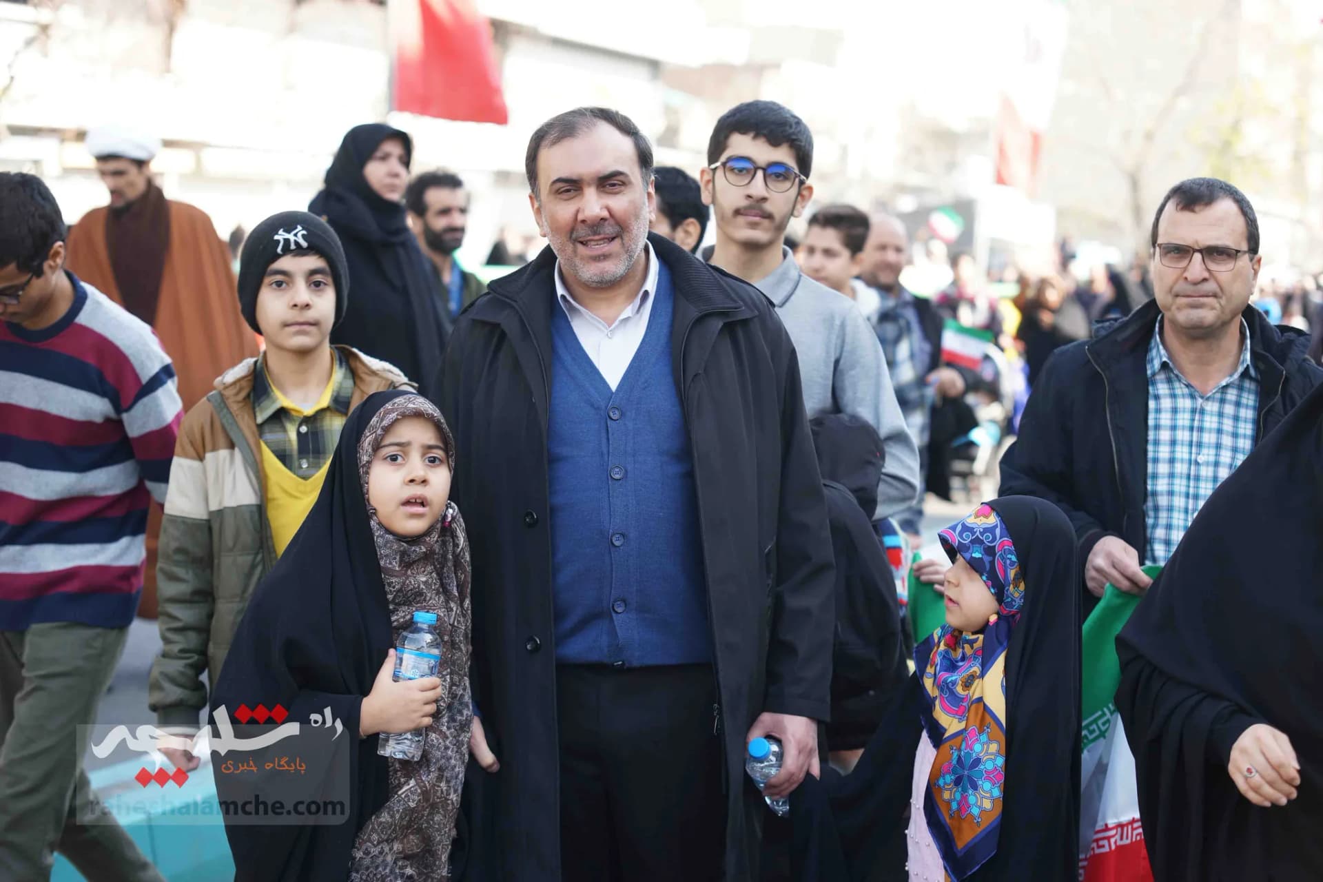 حضور بی‌نظیر مردم ایران در راهپیمایی 22 بهمن 1402 از دریچه دوربین راه شلمچه — تصویر 42