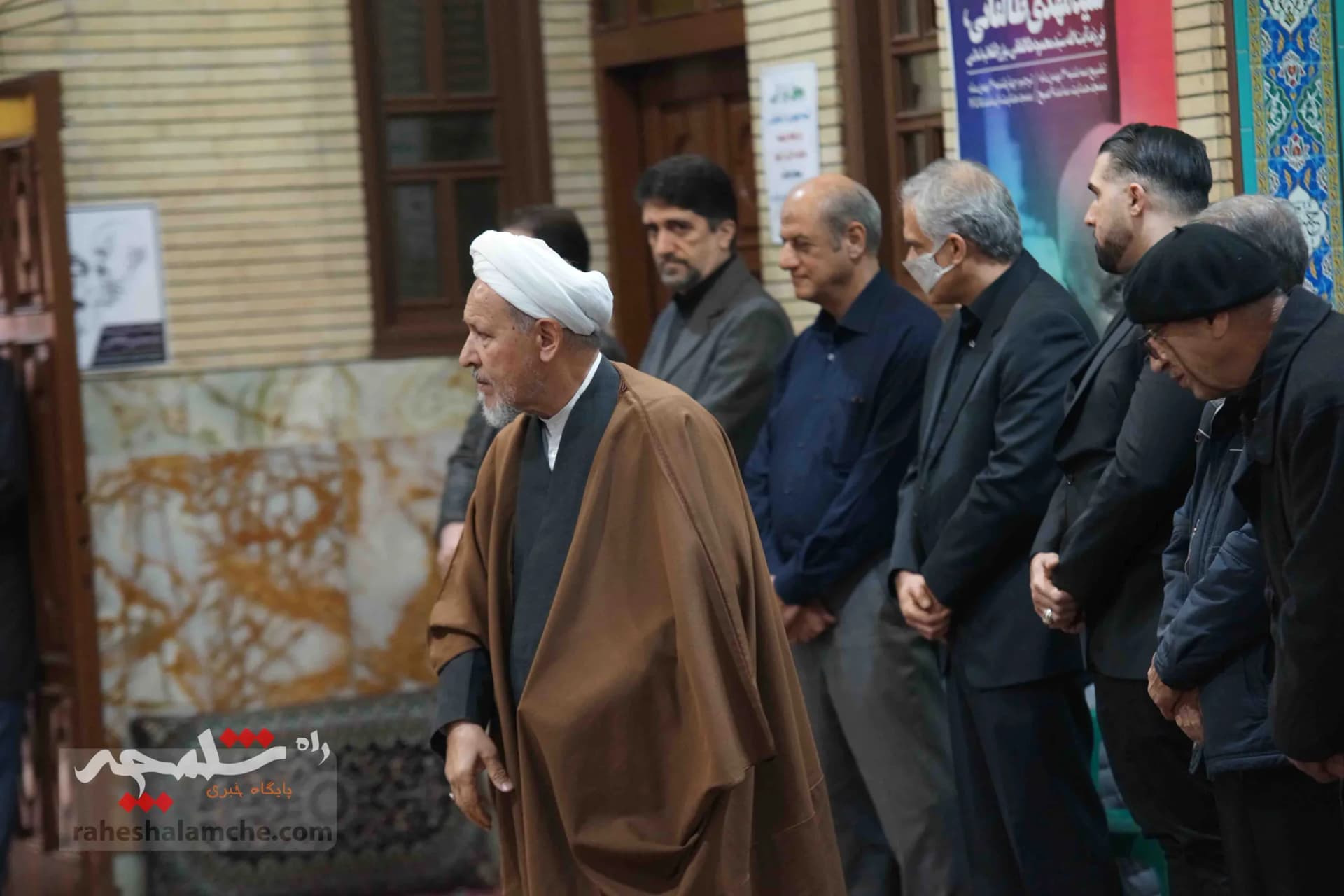 چه کسانی در مراسم ختم مرحوم سیدمهدی طالقانی حضور داشتند؟ +تصاویر — تصویر 16