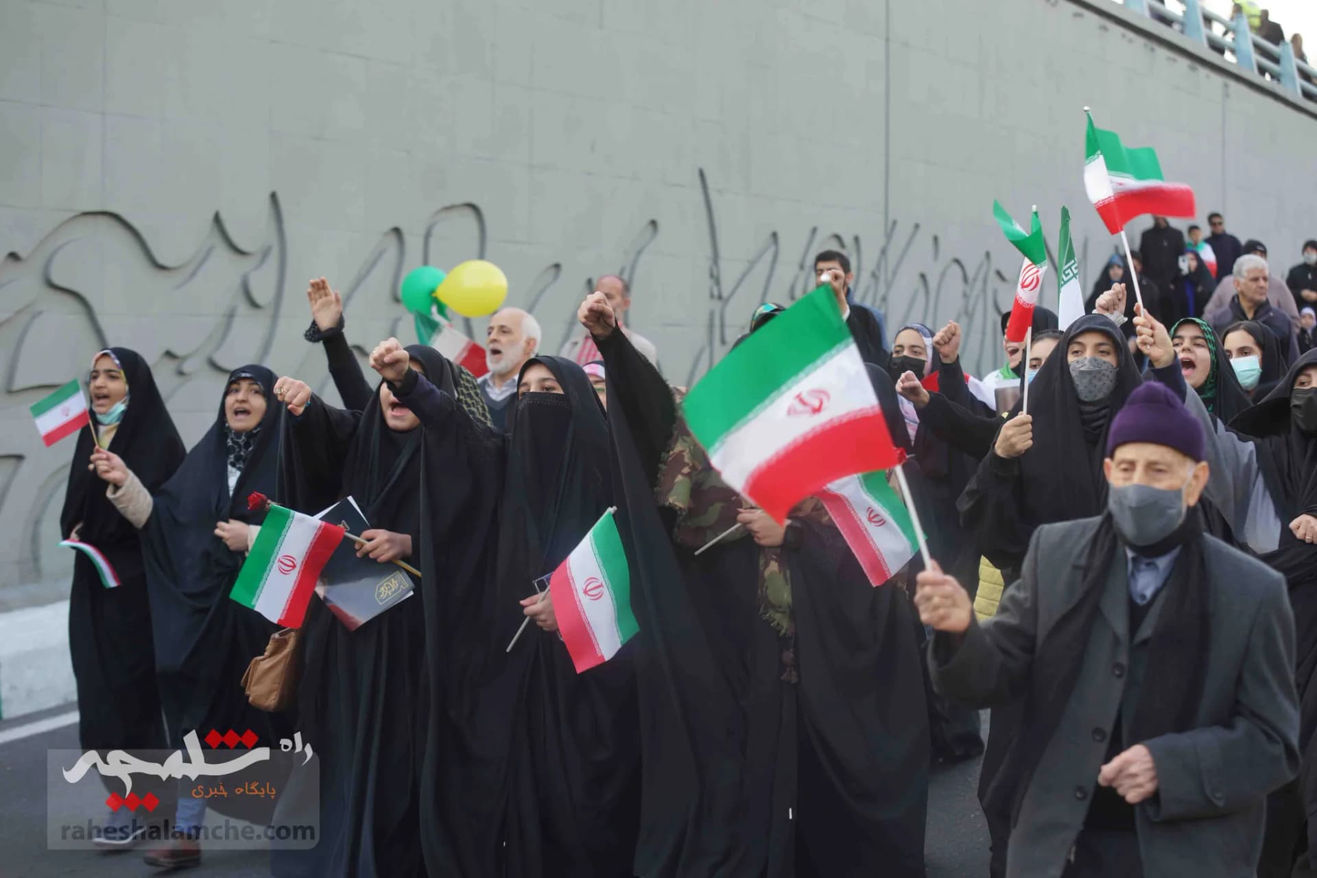 خروش ملت استوار ایران اسلامی در جشن ۴۴سالگی انقلاب اسلامی +تصاویر — تصویر 36
