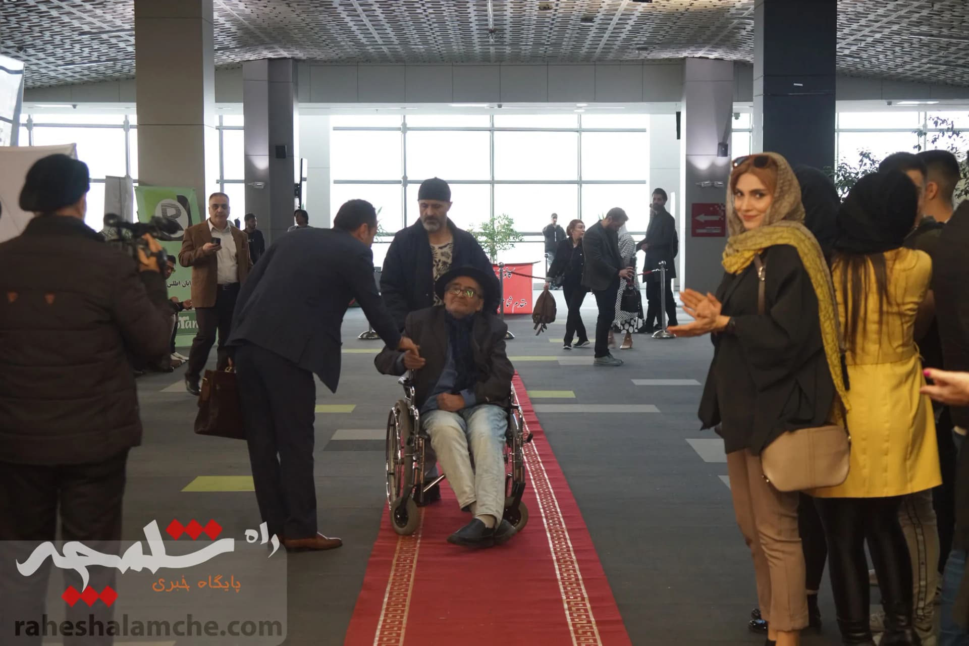 حاشیههای تصویری اکران خصوصی فیلم «تصویرم در آینه نیست» — تصویر 28