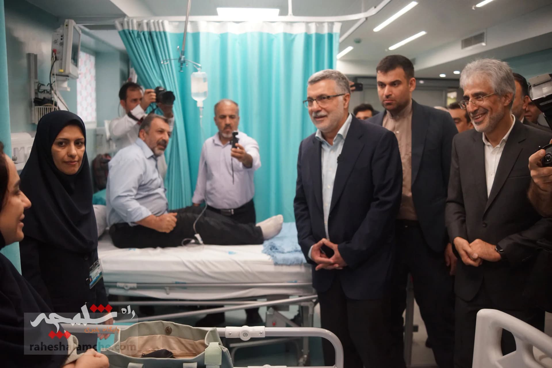 حضور ظفرقندی در بیمارستان امیراعلم تهران+ تصاویر — تصویر 67