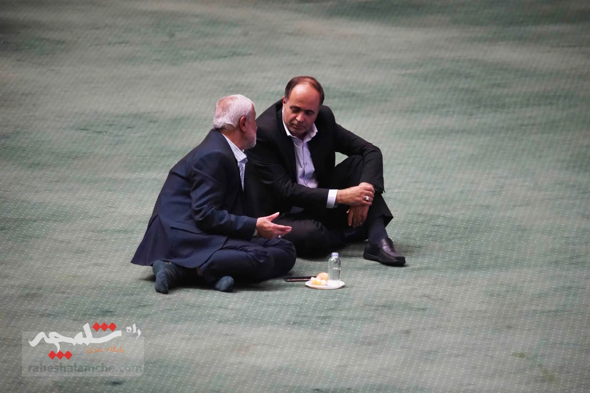 تصاویر اختصاصی راه شلمچه از تحصن نماینده تهران در مجلس — تصویر 26