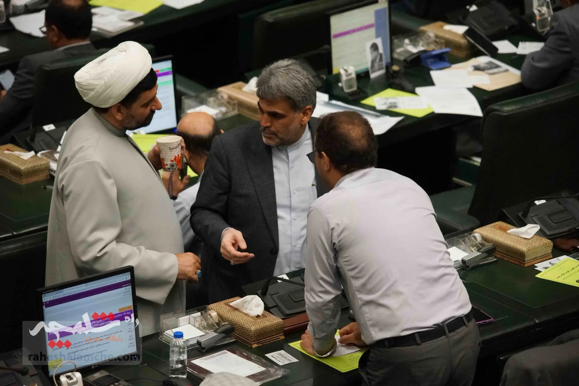 حاشیههای امروز مجلس با متفاوتترین تبلیغات انتخاباتی هیئت رئیسه مجلس +تصاویر — تصویر 51