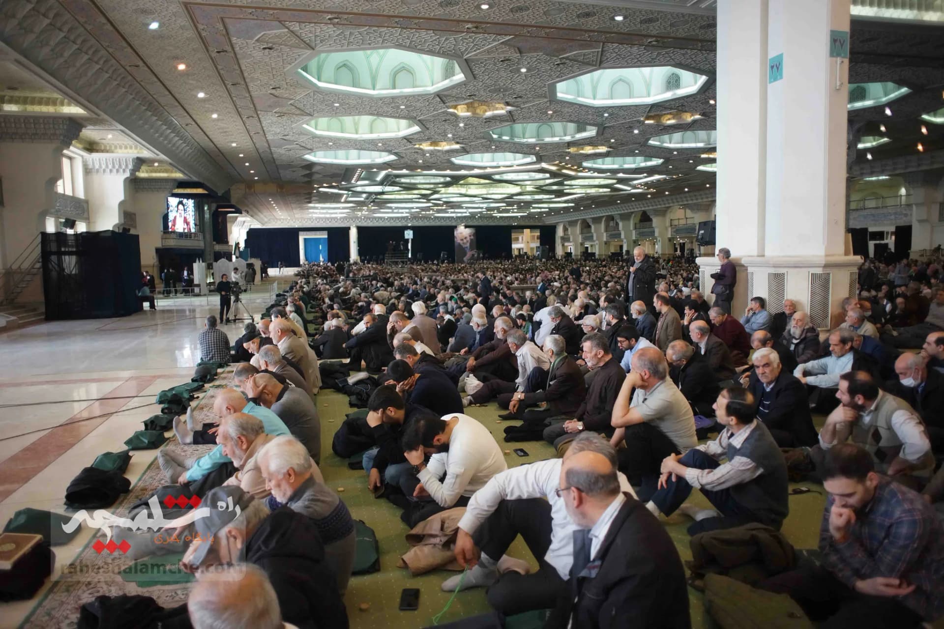 نمازجمعه این هفته تهران به امامت آیتالله خاتمی برگزار شد +تصاویر — تصویر 31