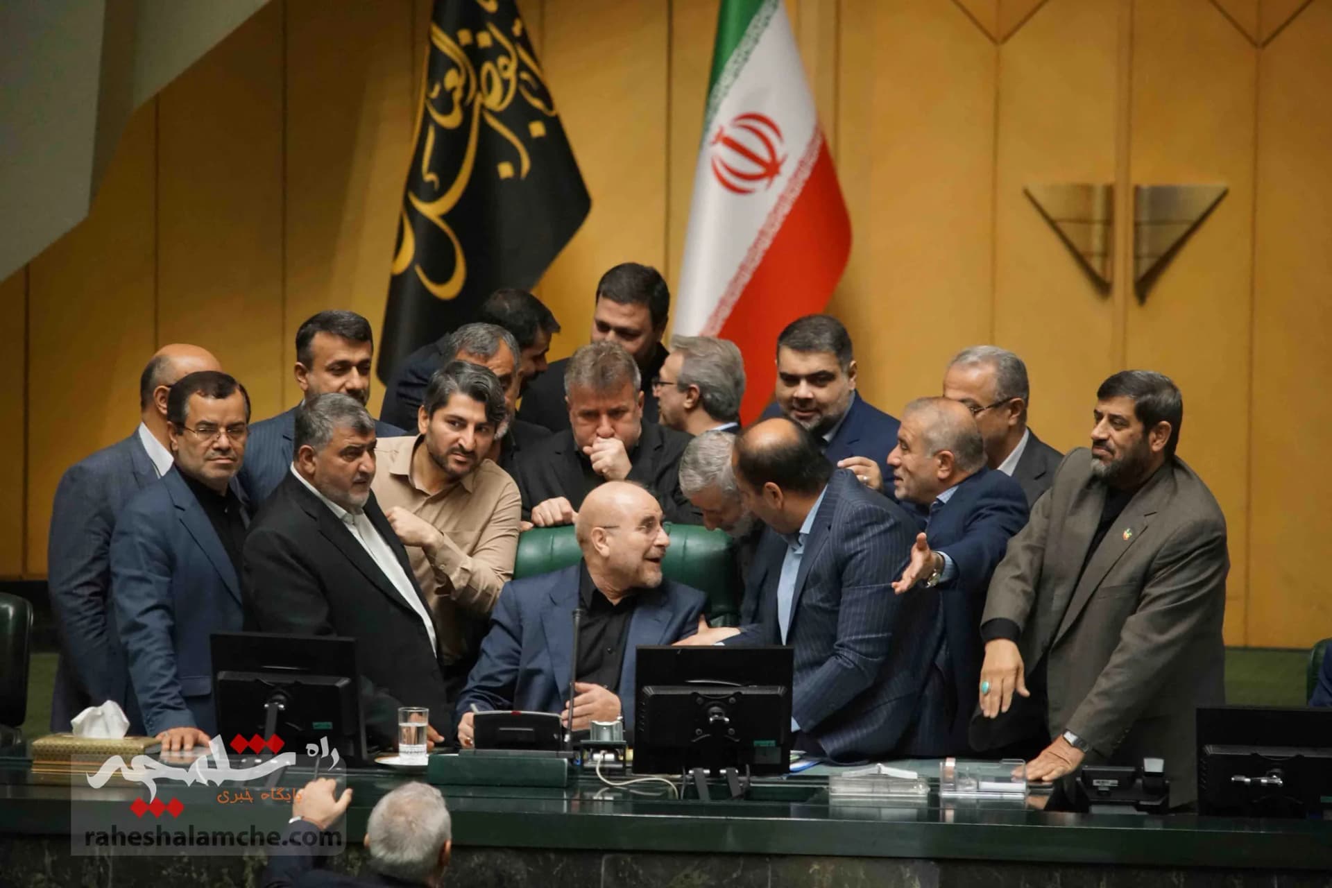 تحصن نمایندگان شمالی در صحن علنی امروز مجلس +تصاویر — تصویر 2