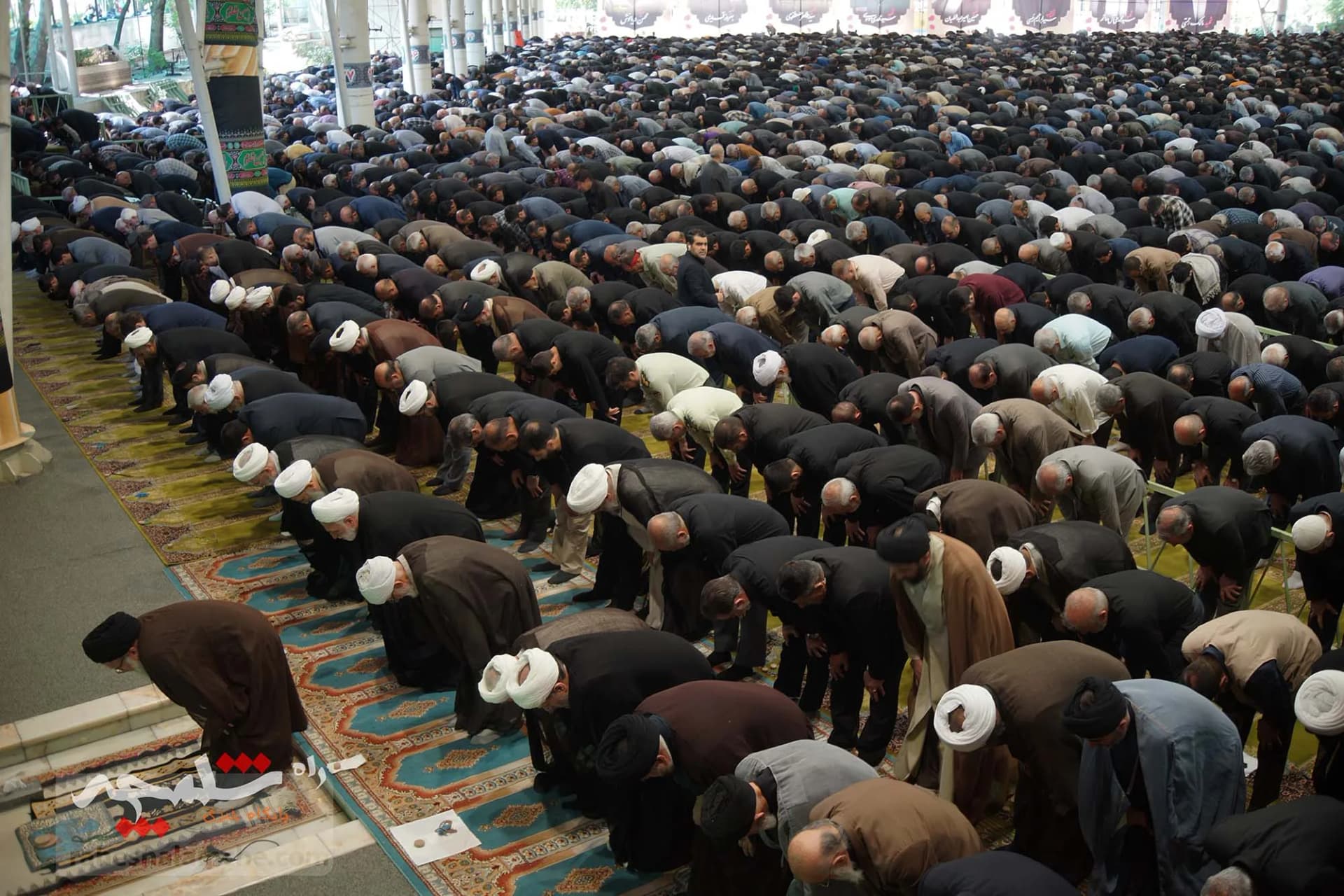 نماز جمعه این هفته تهران برگزار شد +تصاویر — تصویر 52