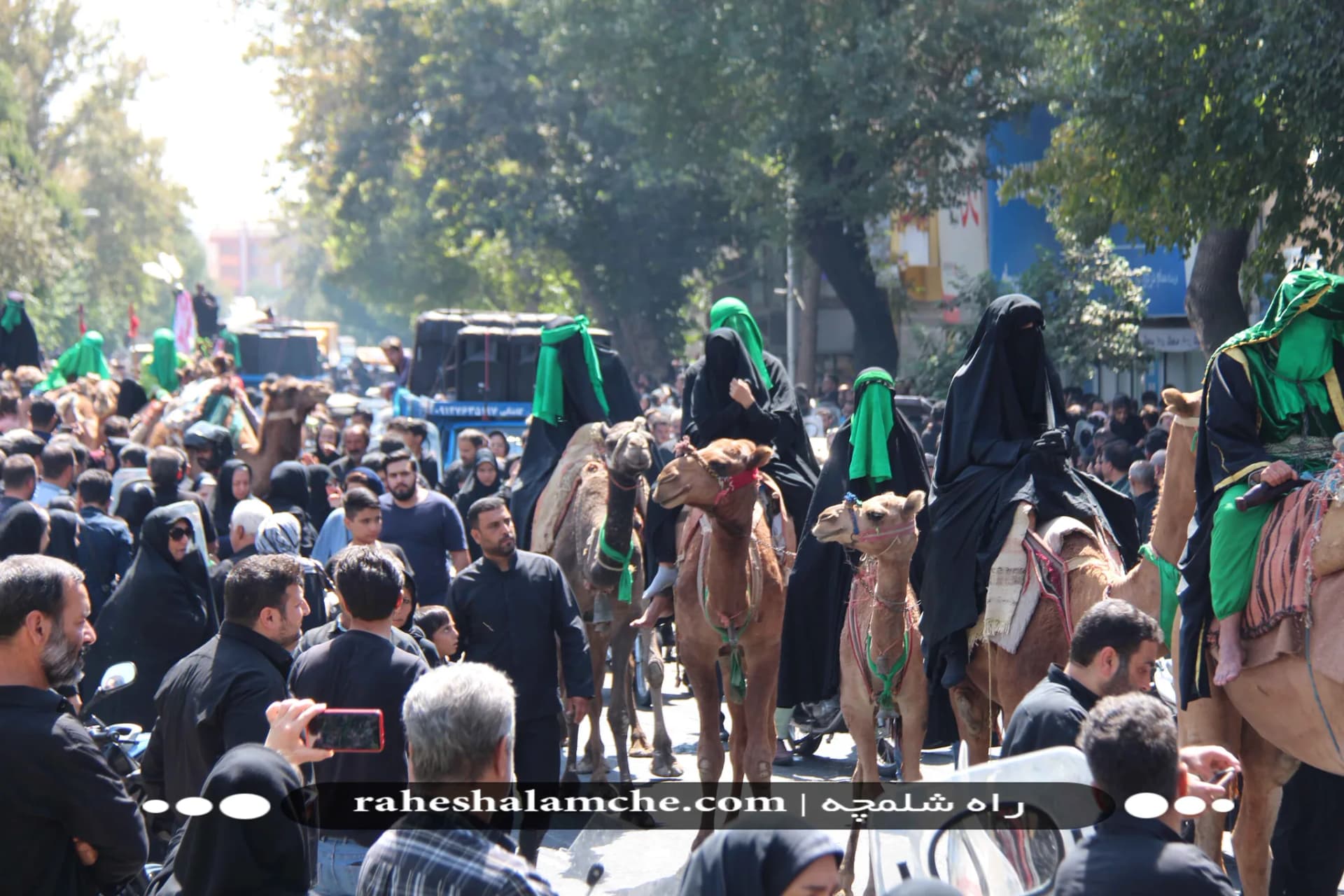 بزرگ ترین کاروان علامت کشی و دسته عزاداری بنیاسد در تهران/ تصاویر — تصویر 16