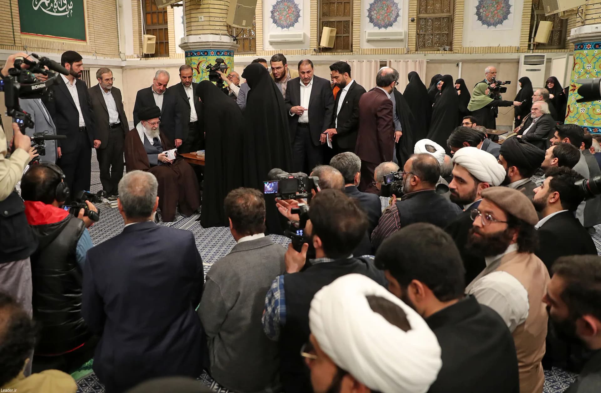 دیدار شاعران با رهبر انقلاب +تصاویر2 — تصویر 39