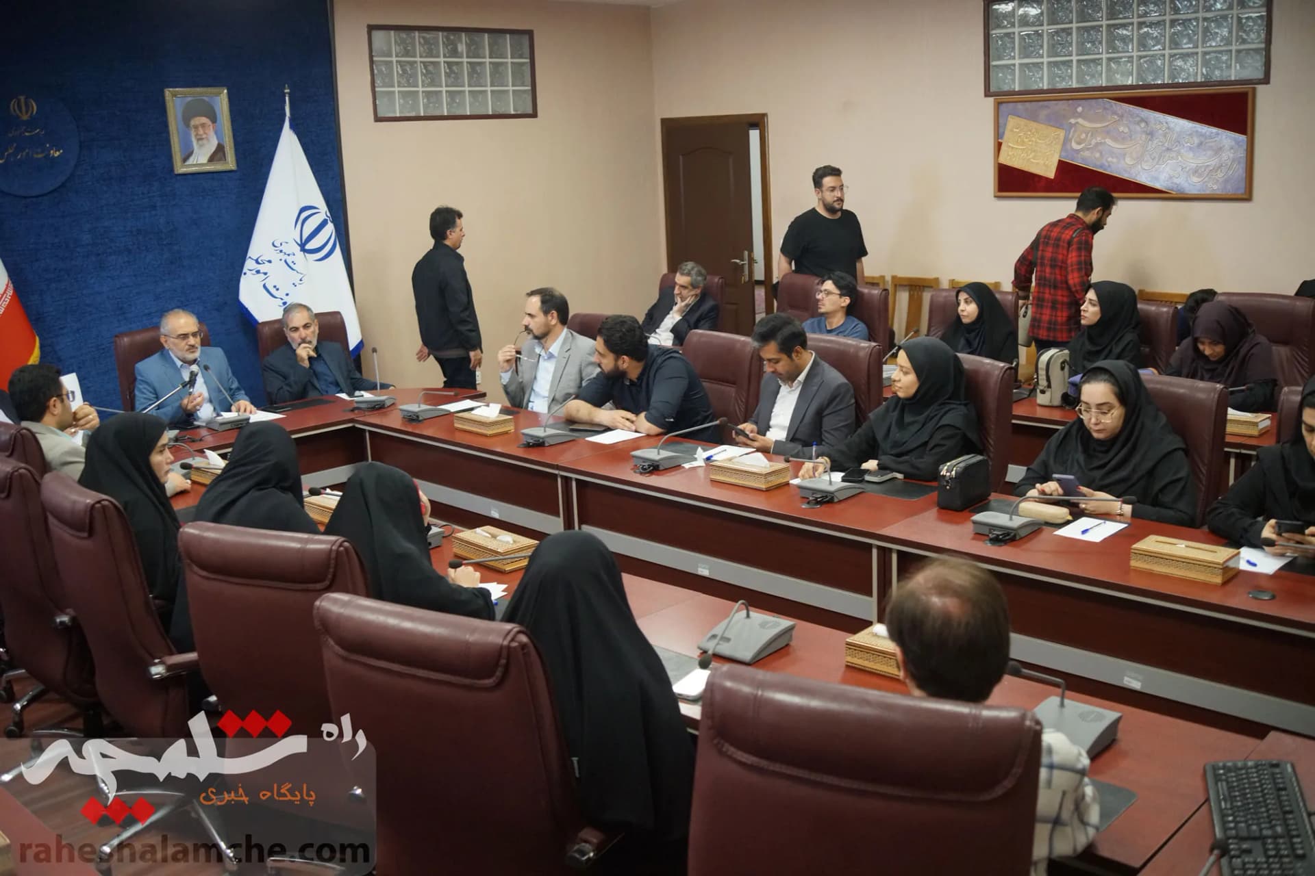 دیدار عیدانه معاون پارلمانی رئیسجمهور با خبرنگاران +تصاویر — تصویر 16