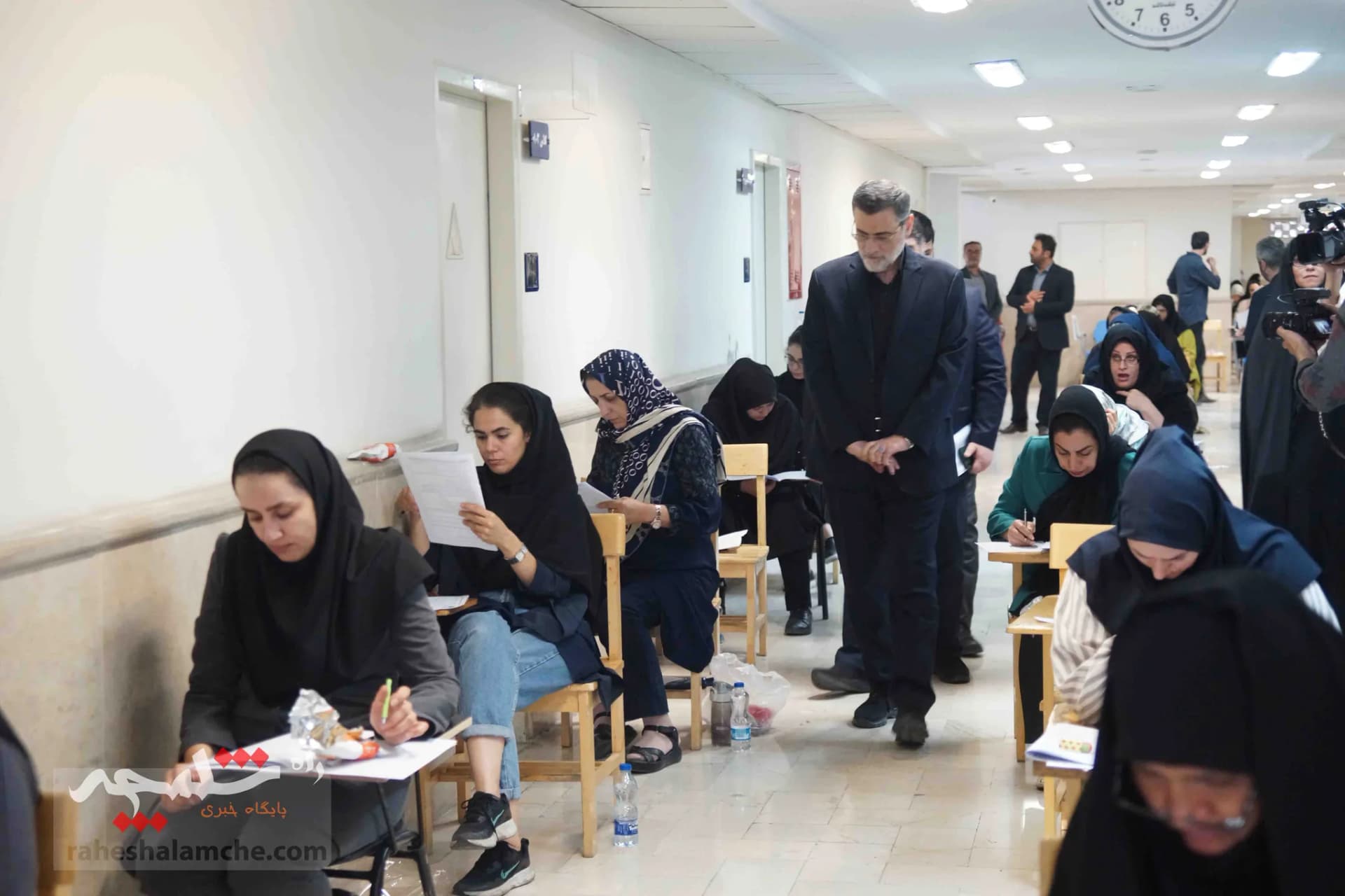 آزمون استخدامی فرزندان شهدا و جانبازان +تصاویر — تصویر 6