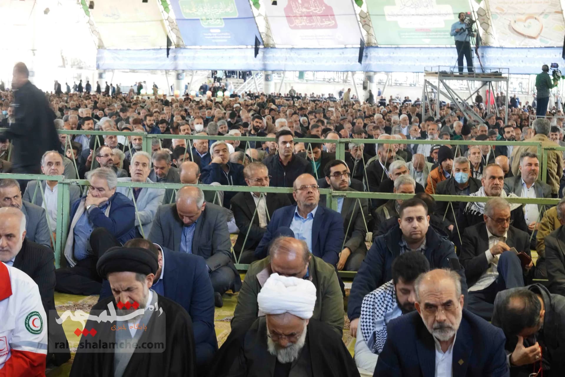دومین نماز جمعه تهران در سال جدید برگزار شد +تصاویر — تصویر 30