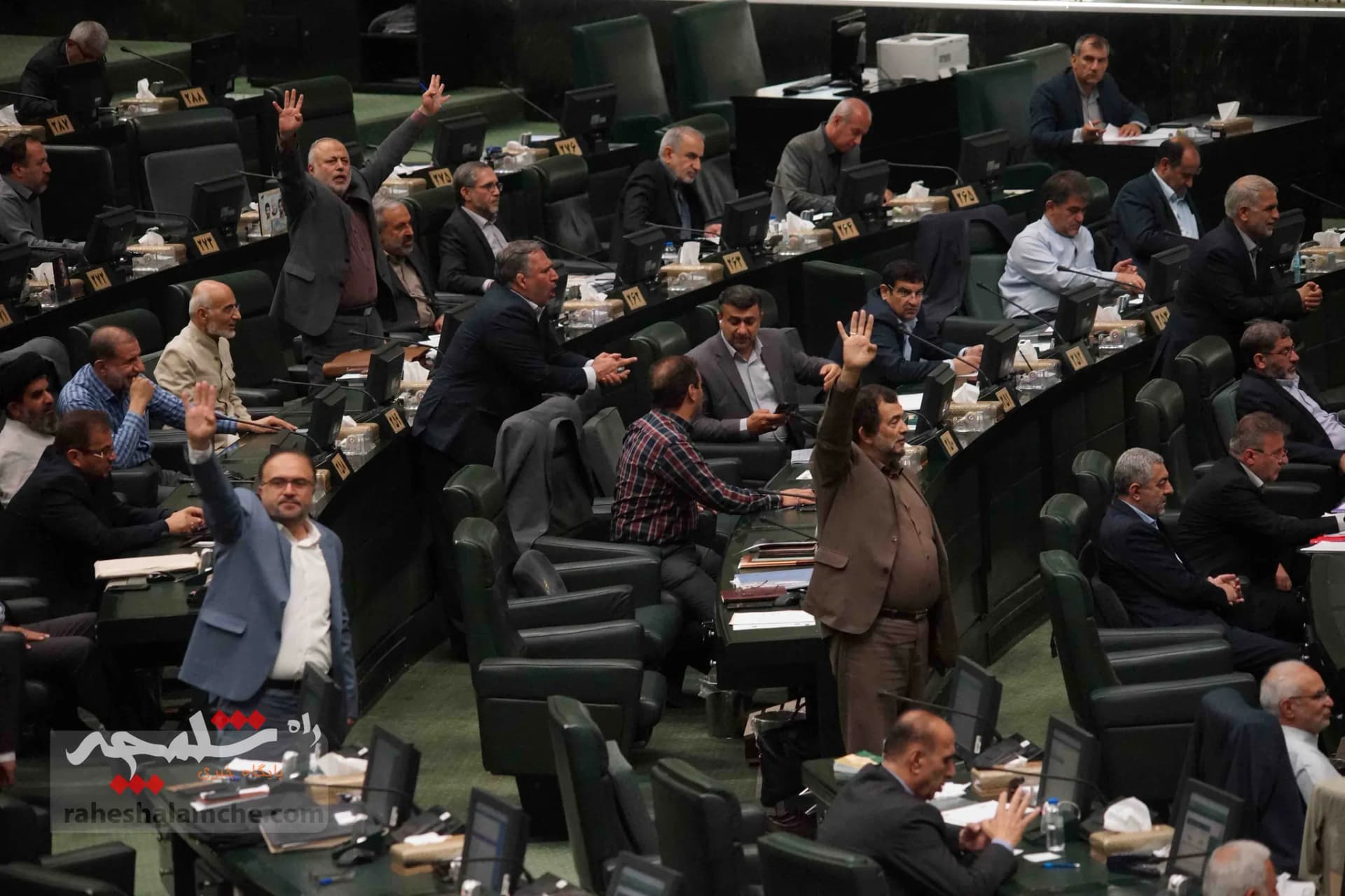 نشست علنی ۲۵ تیرماه مجلس شورای اسلامی برگزار شد +تصاویر — تصویر 12