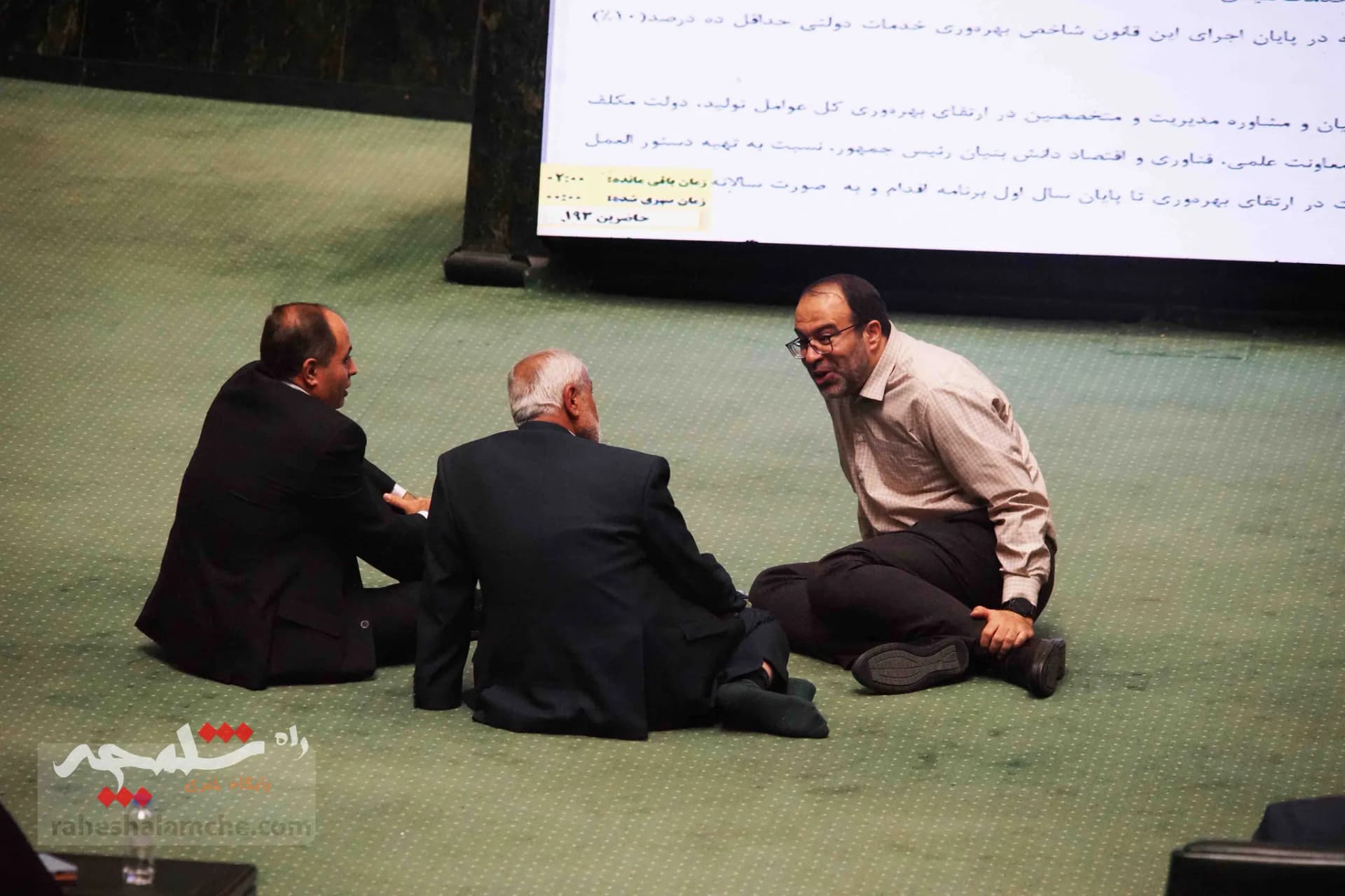 تصاویر اختصاصی راه شلمچه از تحصن نماینده تهران در مجلس — تصویر 27