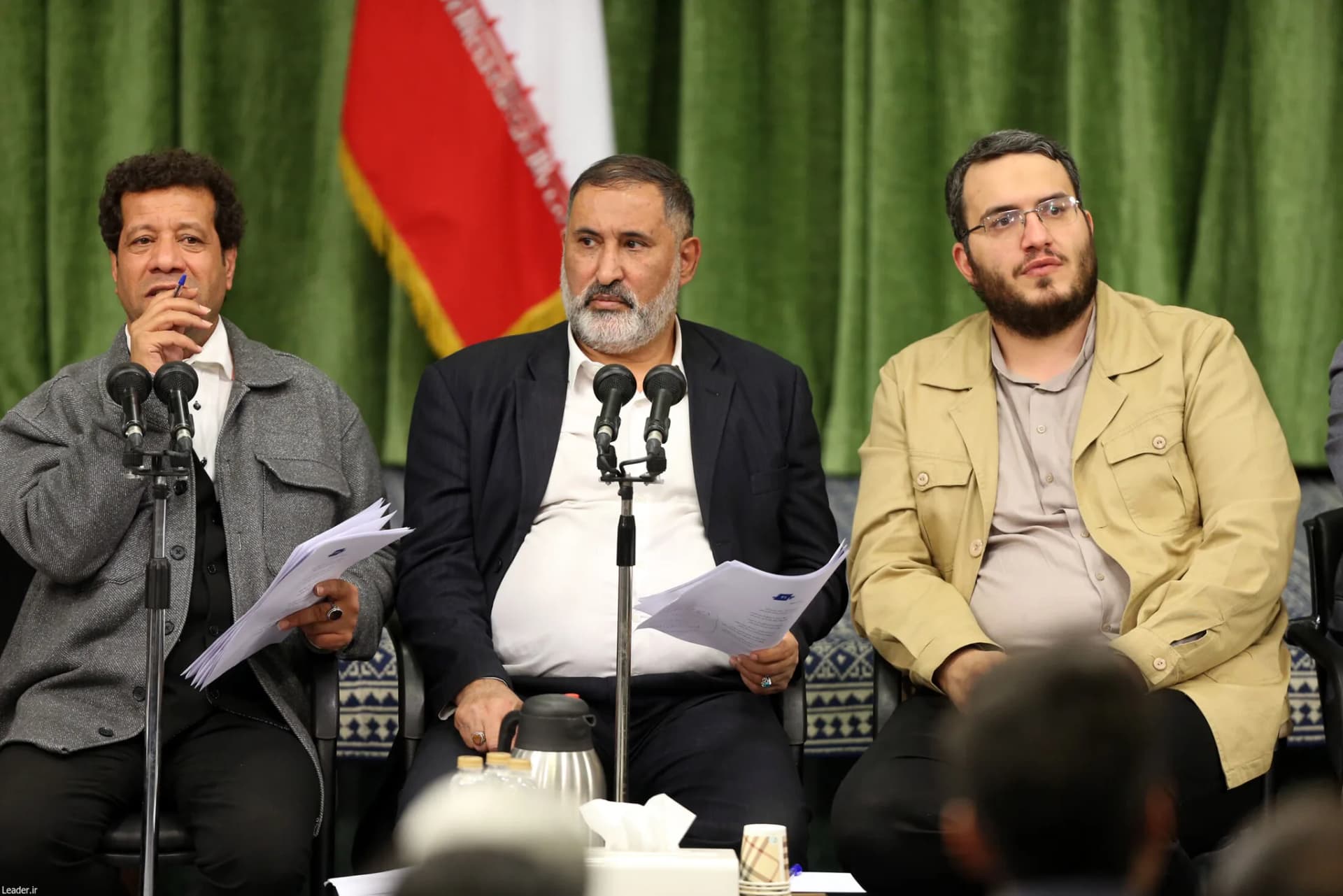دیدار شاعران با رهبر انقلاب +تصاویر2 — تصویر 79
