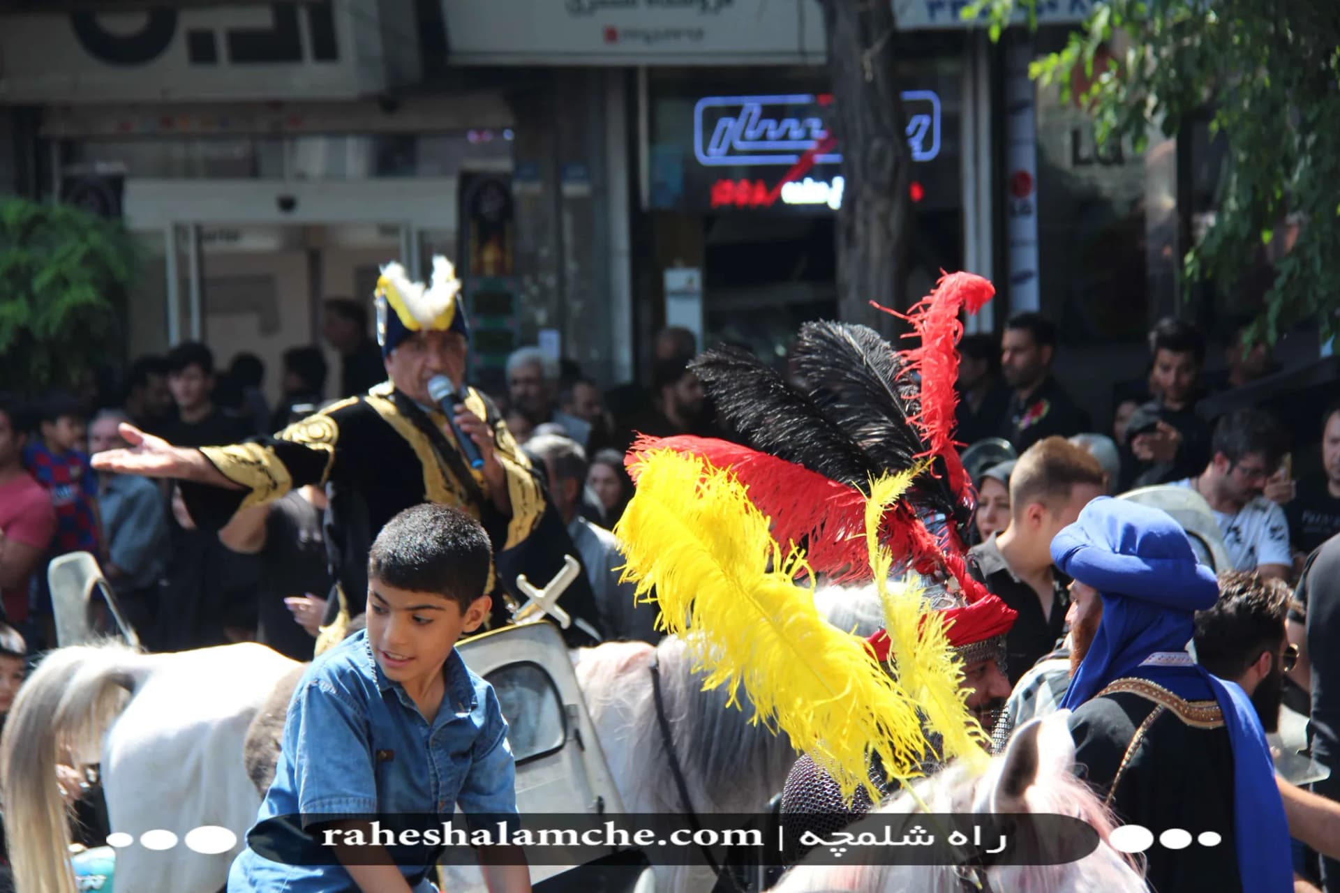 بزرگ ترین کاروان علامت کشی و دسته عزاداری بنیاسد در تهران/ تصاویر — تصویر 50