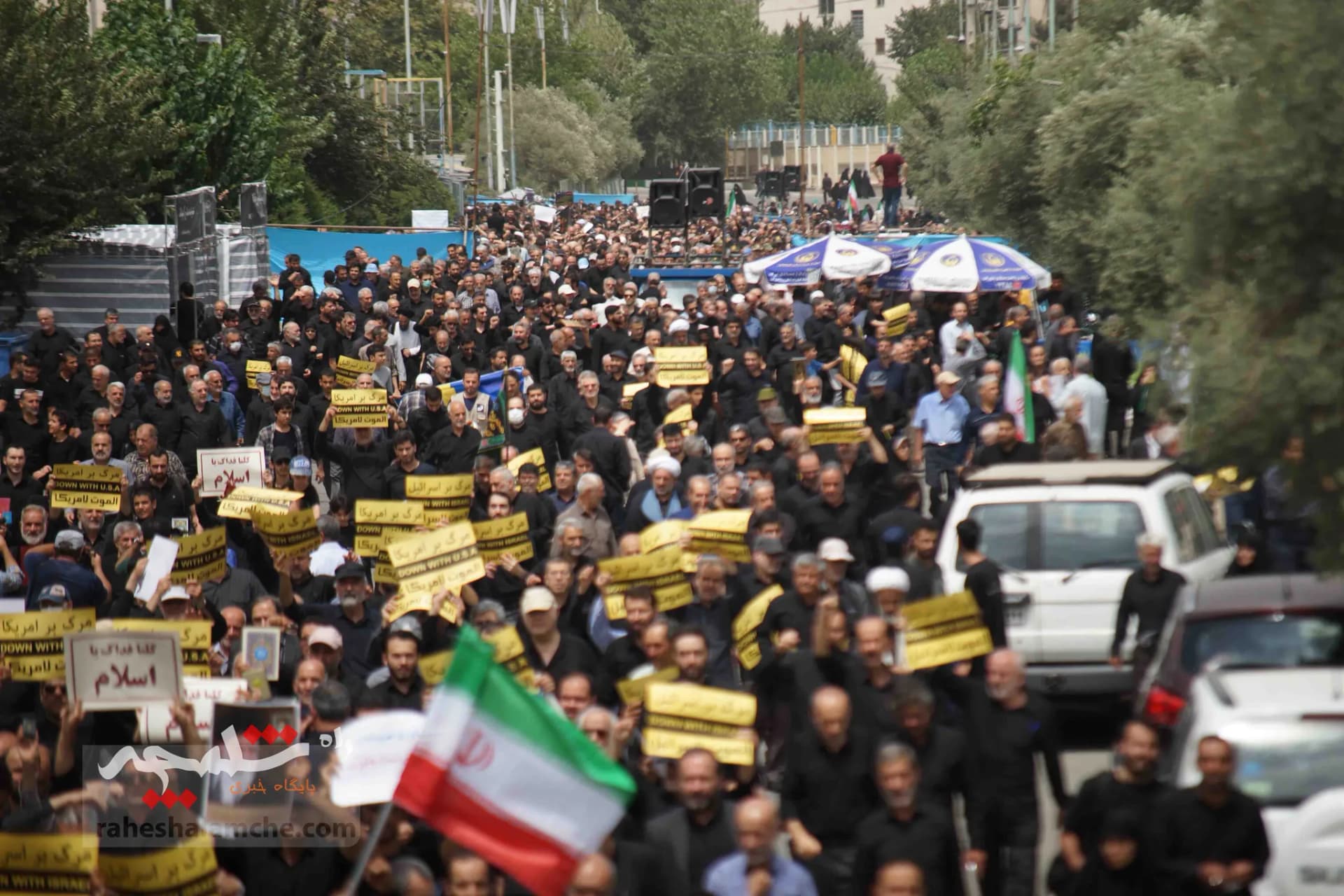 نمازگزاران تهرانی، اهانت مجدد به قرآن کریم در سوئد را محکوم کردند +تصاویر — تصویر 13