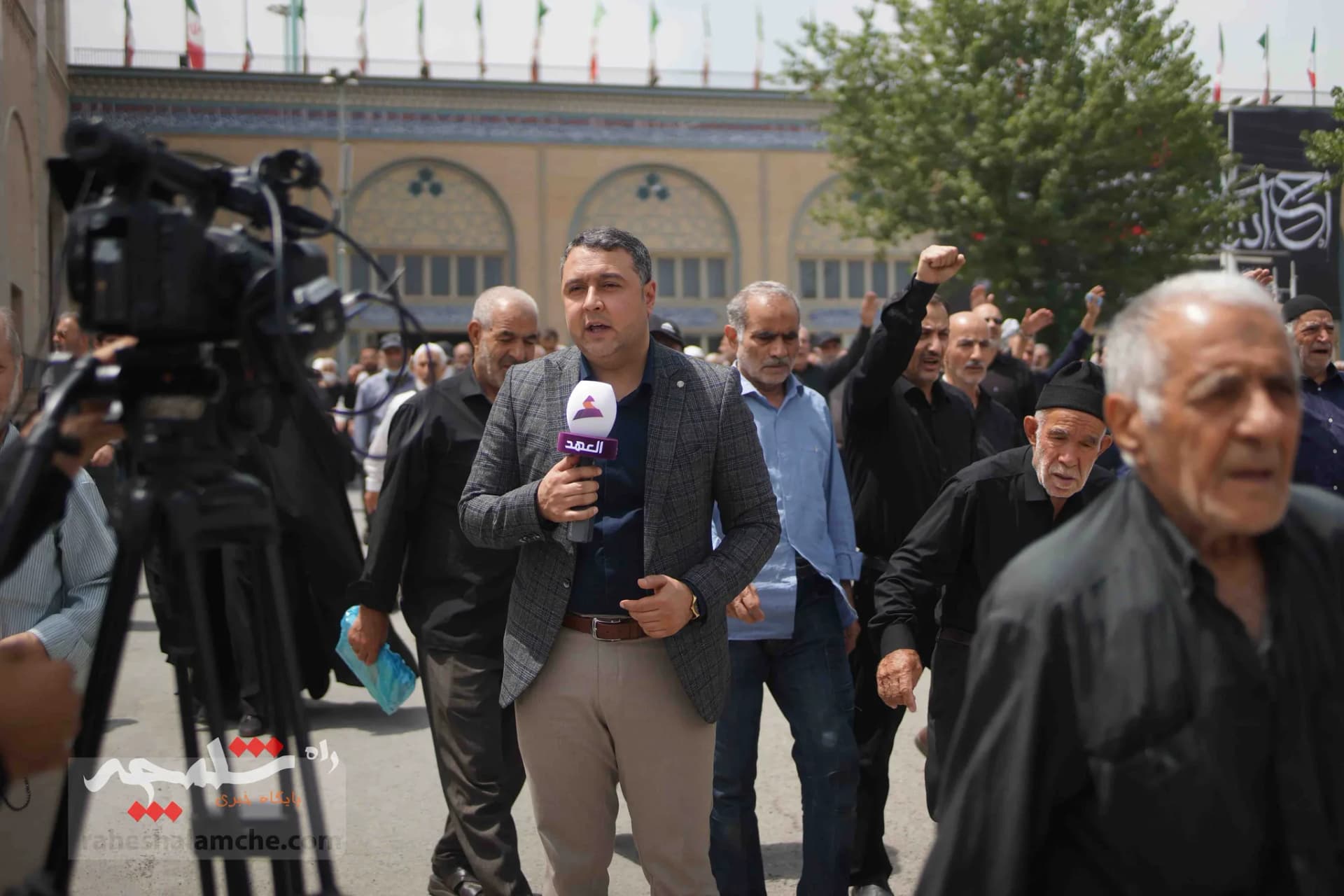 نمازگزاران تهرانی، اهانت مجدد به قرآن کریم در سوئد را محکوم کردند +تصاویر — تصویر 4