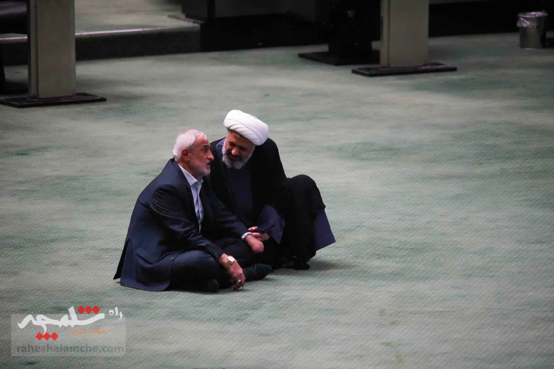 تصاویر اختصاصی راه شلمچه از تحصن نماینده تهران در مجلس — تصویر 2