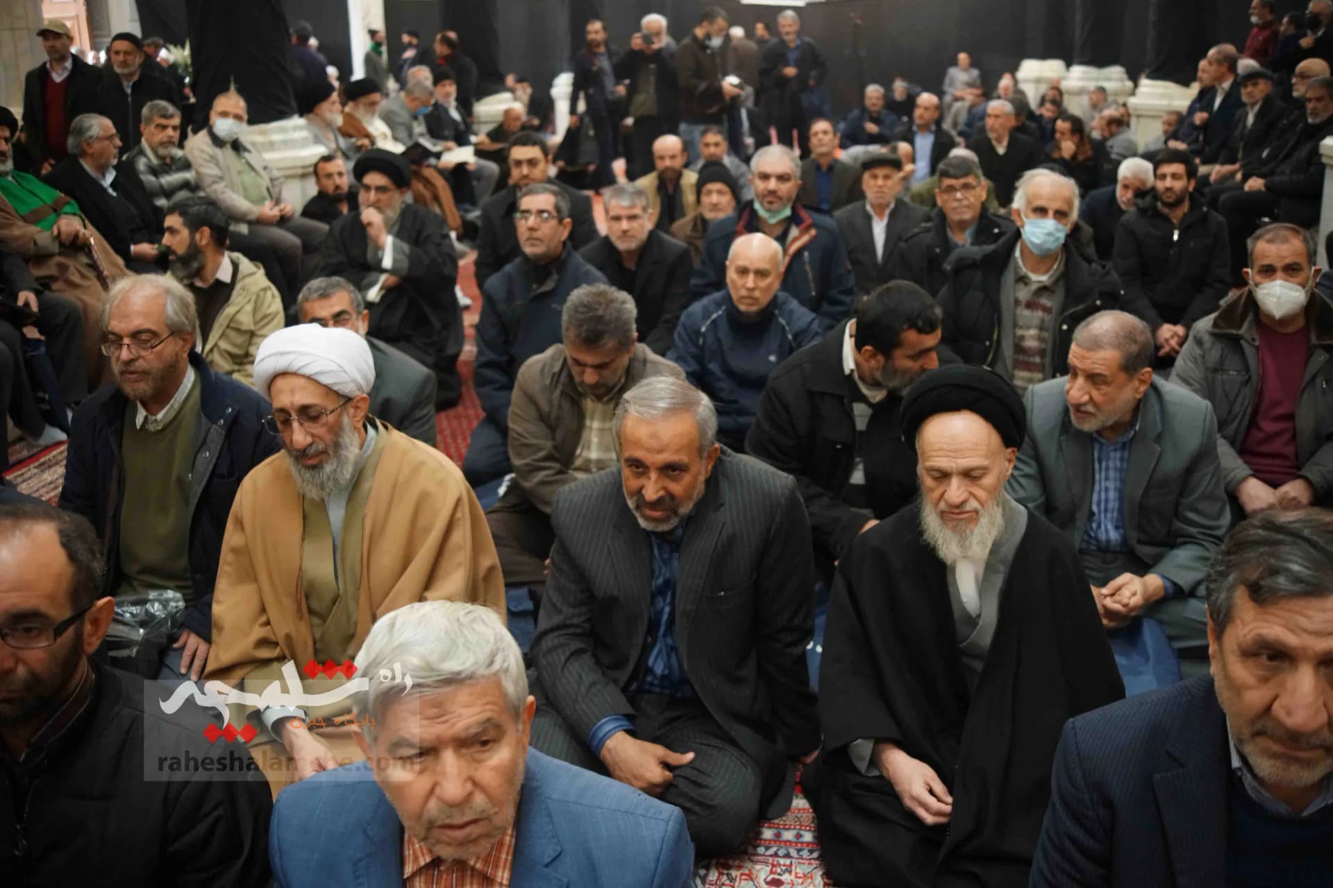 تشییع پیکر آیتالله امامی کاشانی +تصاویر — تصویر 9