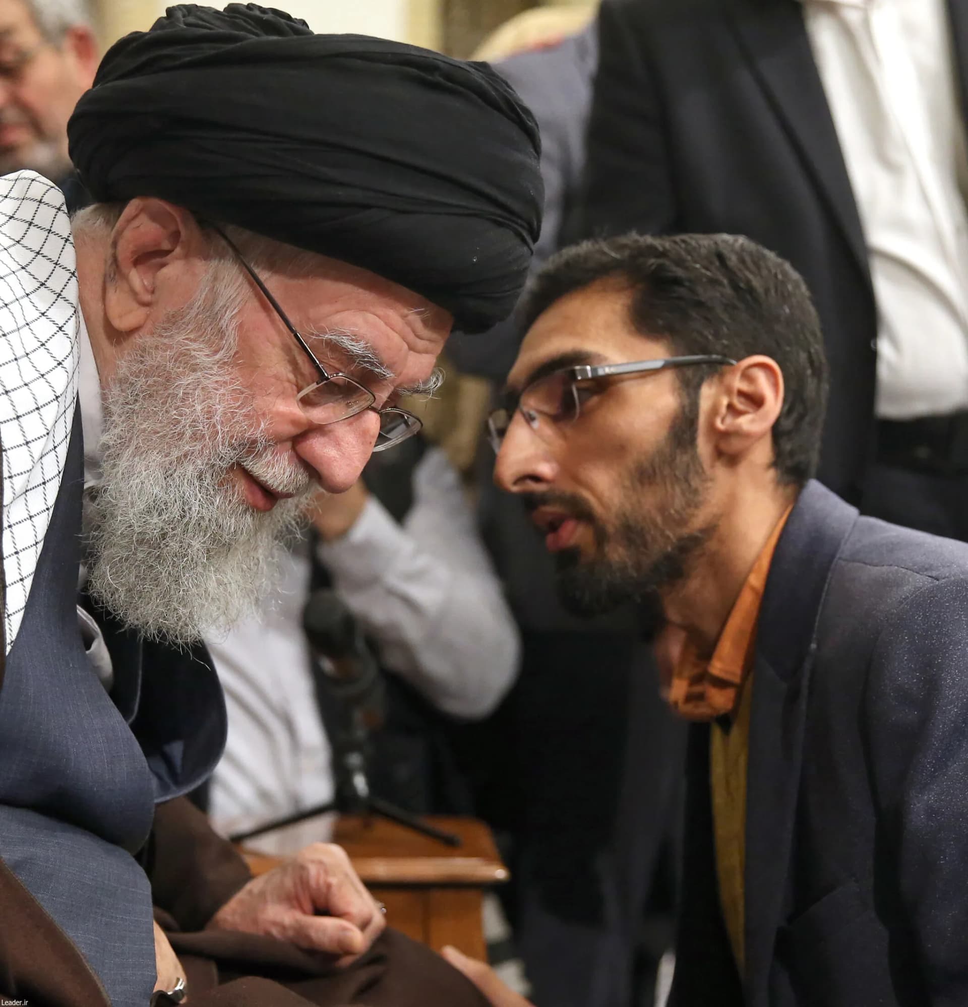 دیدار شاعران با رهبر انقلاب +تصاویر2 — تصویر 68