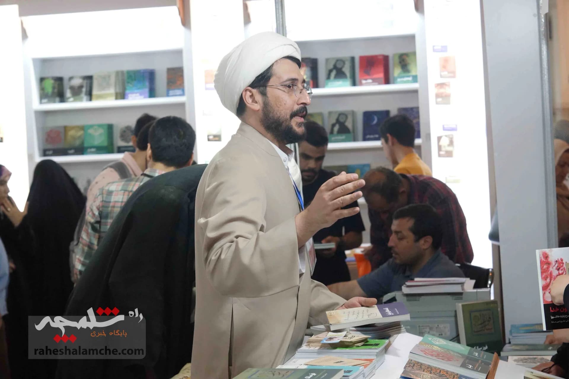 گزارش تصویری متفاوت از نمایشگاه کتاب تهران — تصویر 42