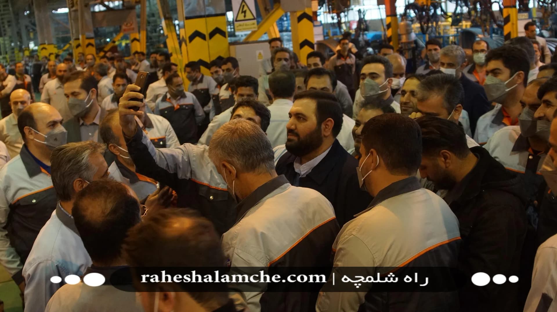 افتتاح بزرگترین خط پرس رباتیک بدنه خودرو کشور با حضور عضو هیئت رئیسه مجلس +تصاویر — تصویر 26