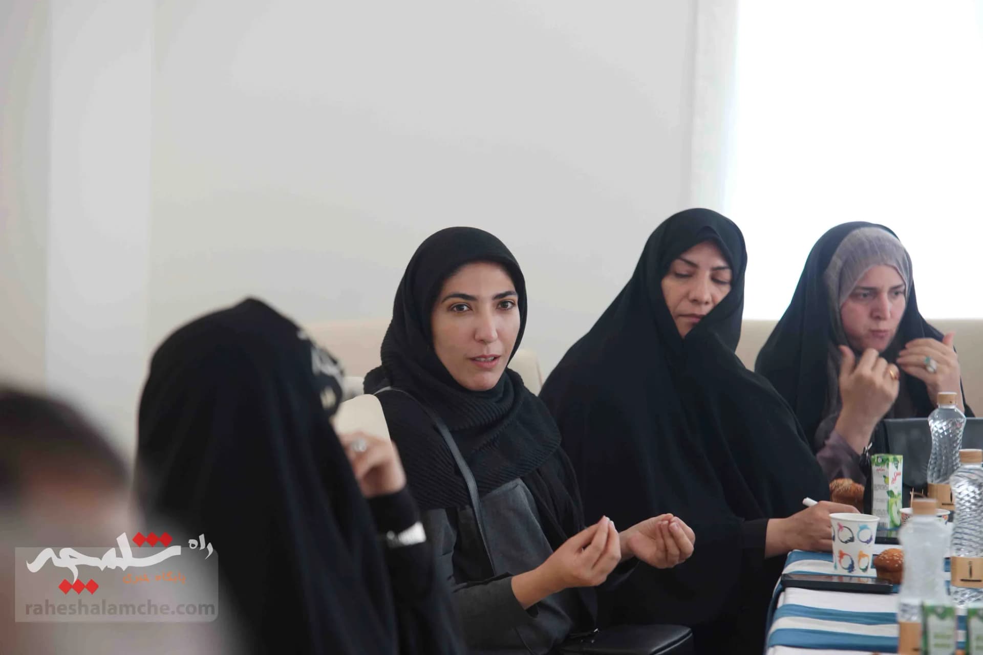 نشست ستاد انتخاباتی زاکانی در امور بینالملل و ایرانیان خارج از کشور +تصاویر — تصویر 36