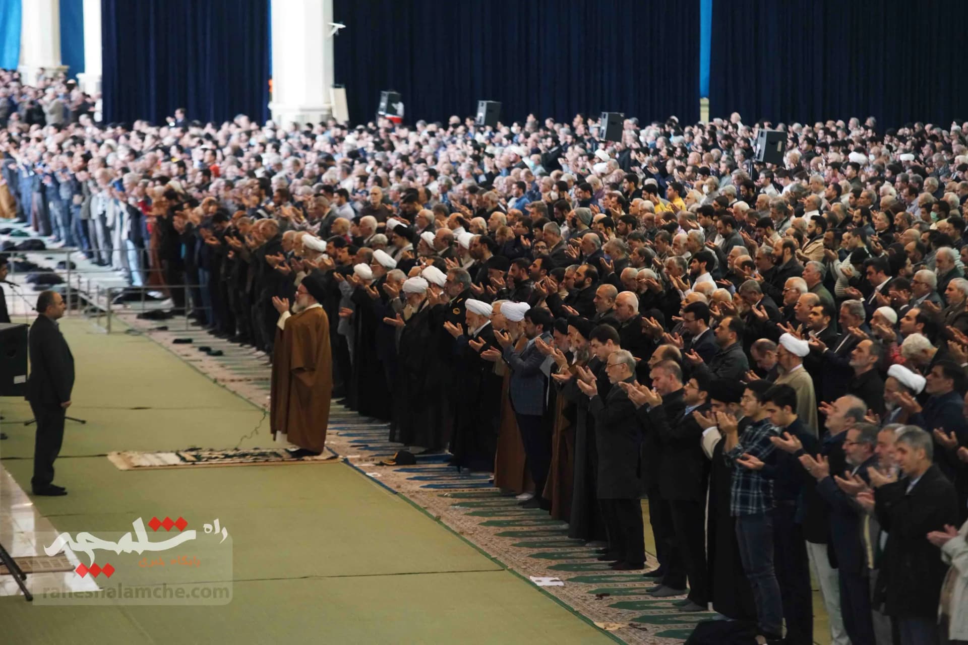 نمازجمعه این هفته تهران به امامت آیتالله خاتمی برگزار شد +تصاویر — تصویر 41