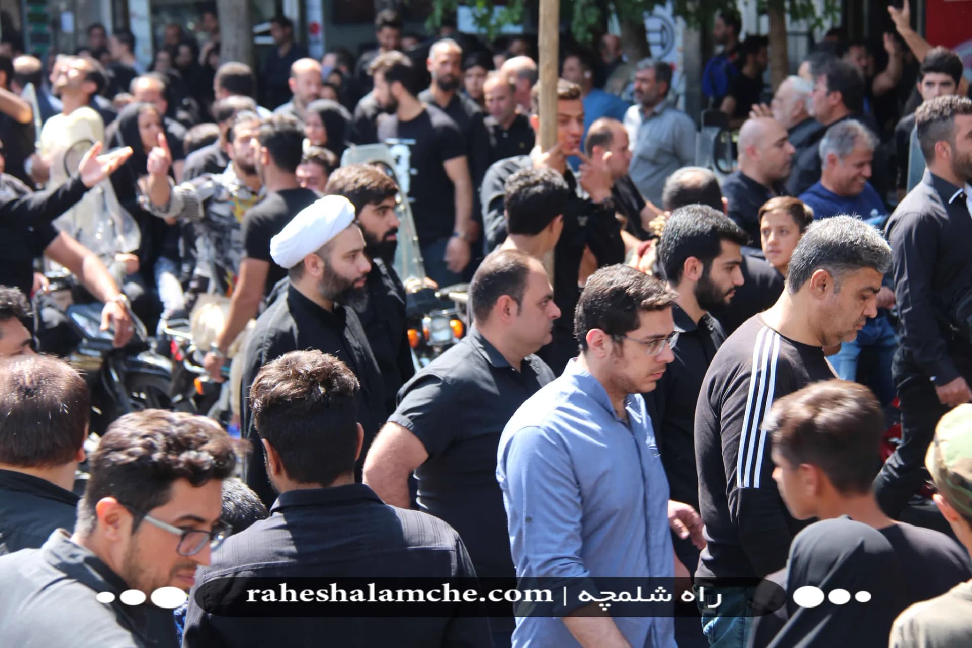 بزرگ ترین کاروان علامت کشی و دسته عزاداری بنیاسد در تهران/ تصاویر — تصویر 21