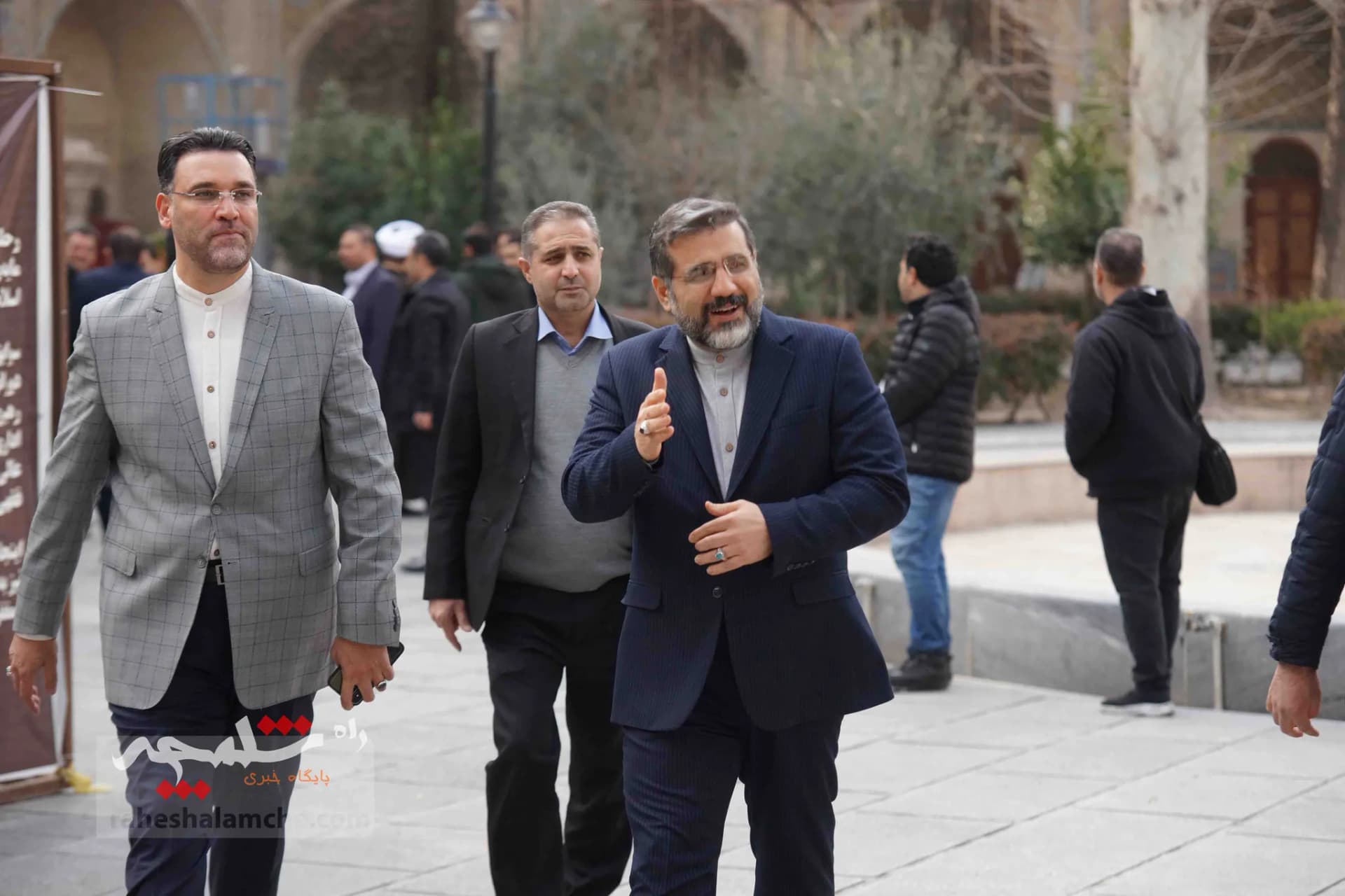 همه شخصیتهایی که در مراسم ترحیم آیتالله امام کاشانی حضور داشتند +تصاویر — تصویر 11