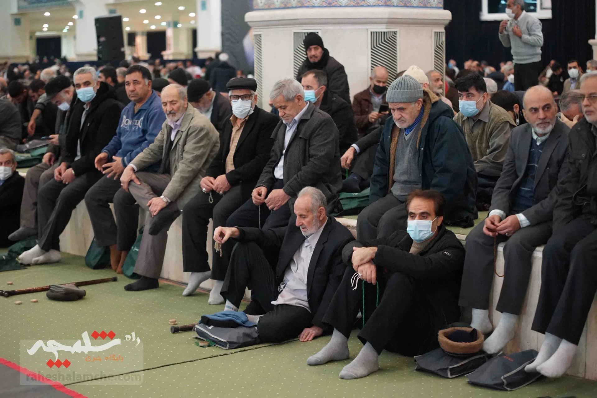 حضور پررنگ جوانان و نوجوانان در نماز جمعه تهران +تصاویر — تصویر 17
