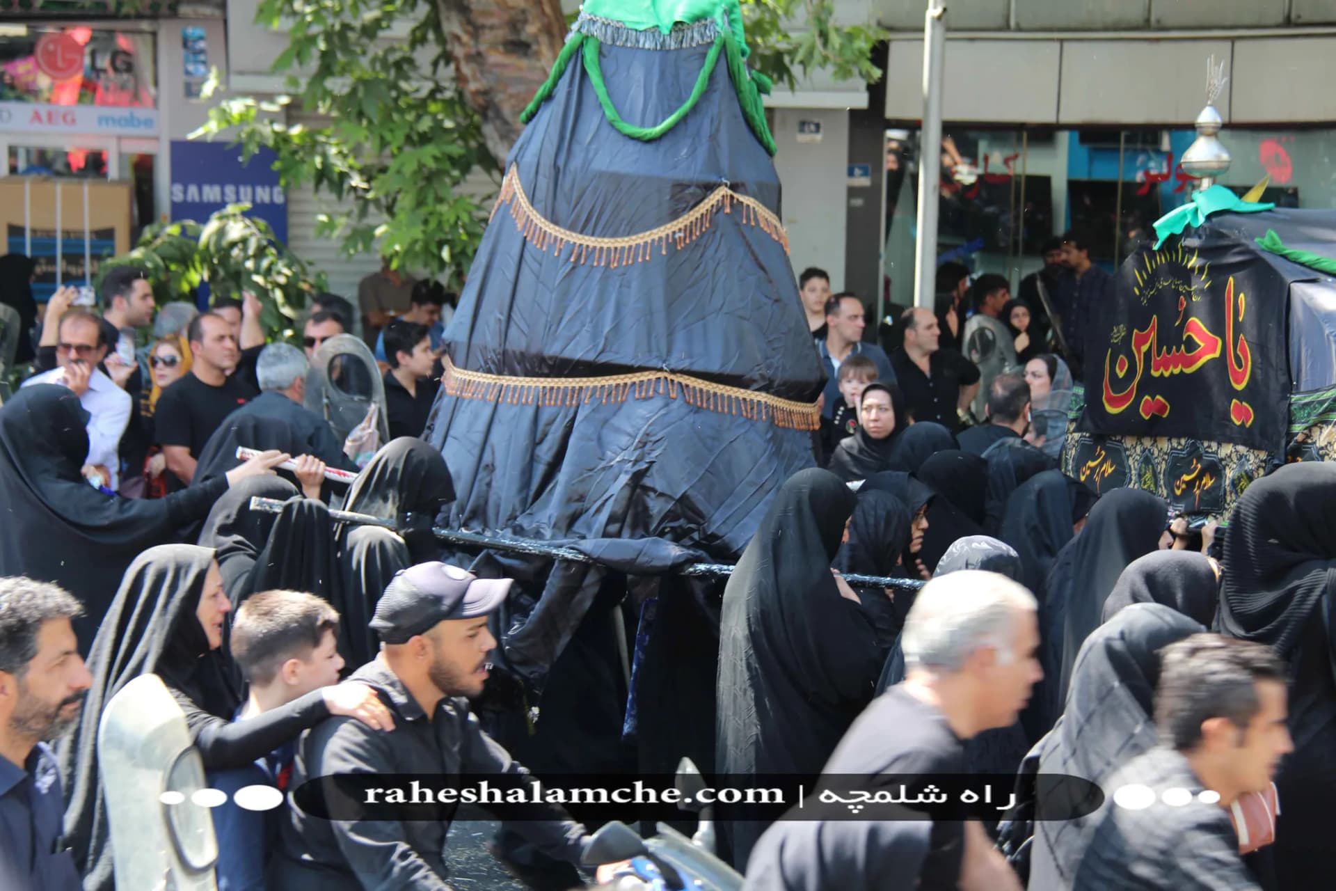 بزرگ ترین کاروان علامت کشی و دسته عزاداری بنیاسد در تهران/ تصاویر — تصویر 69