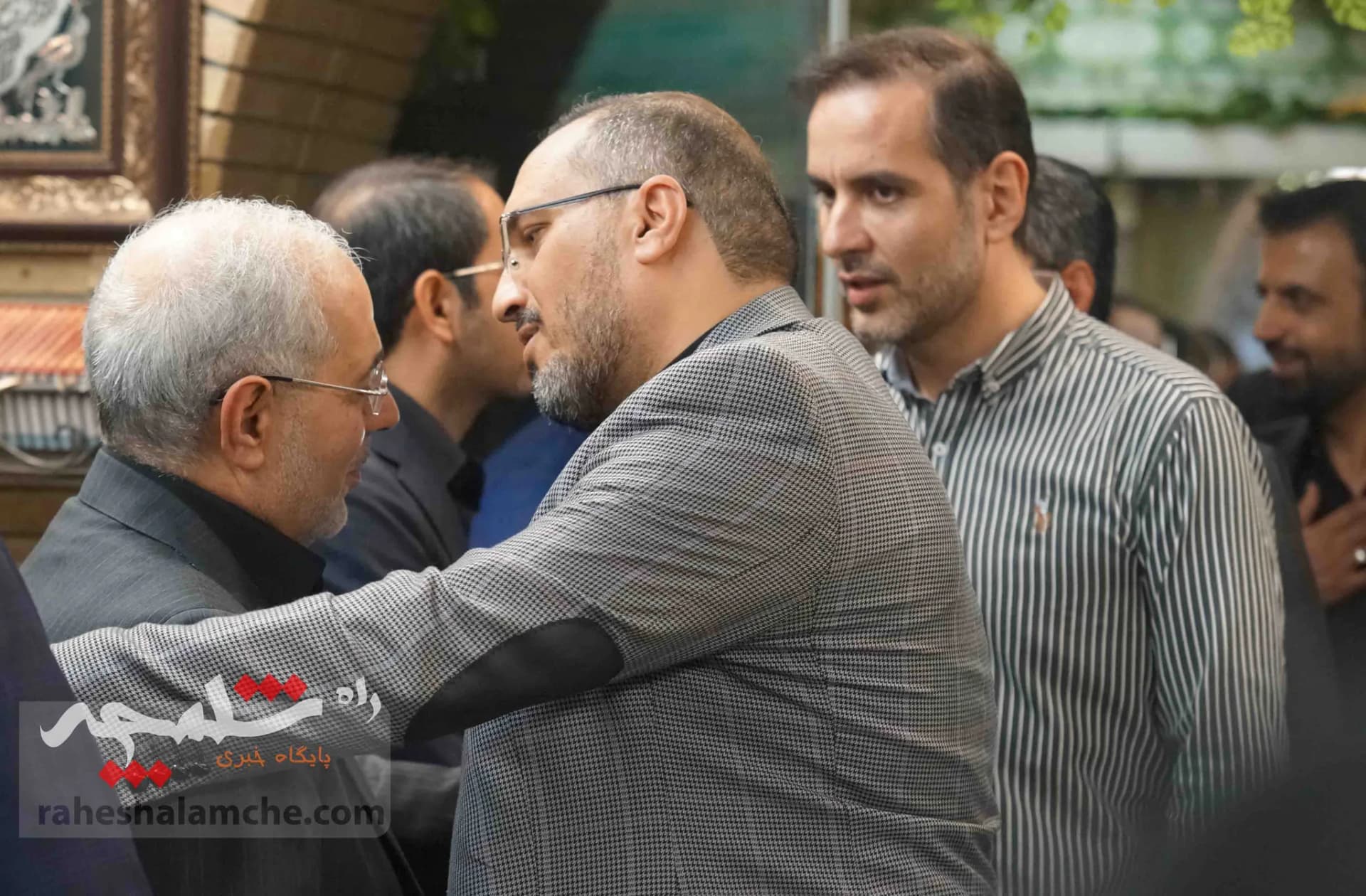 احمدینژادیها برای ختم همسر مرتضی تمدن سنگ تمام گذاشتند +تصاویر — تصویر 21