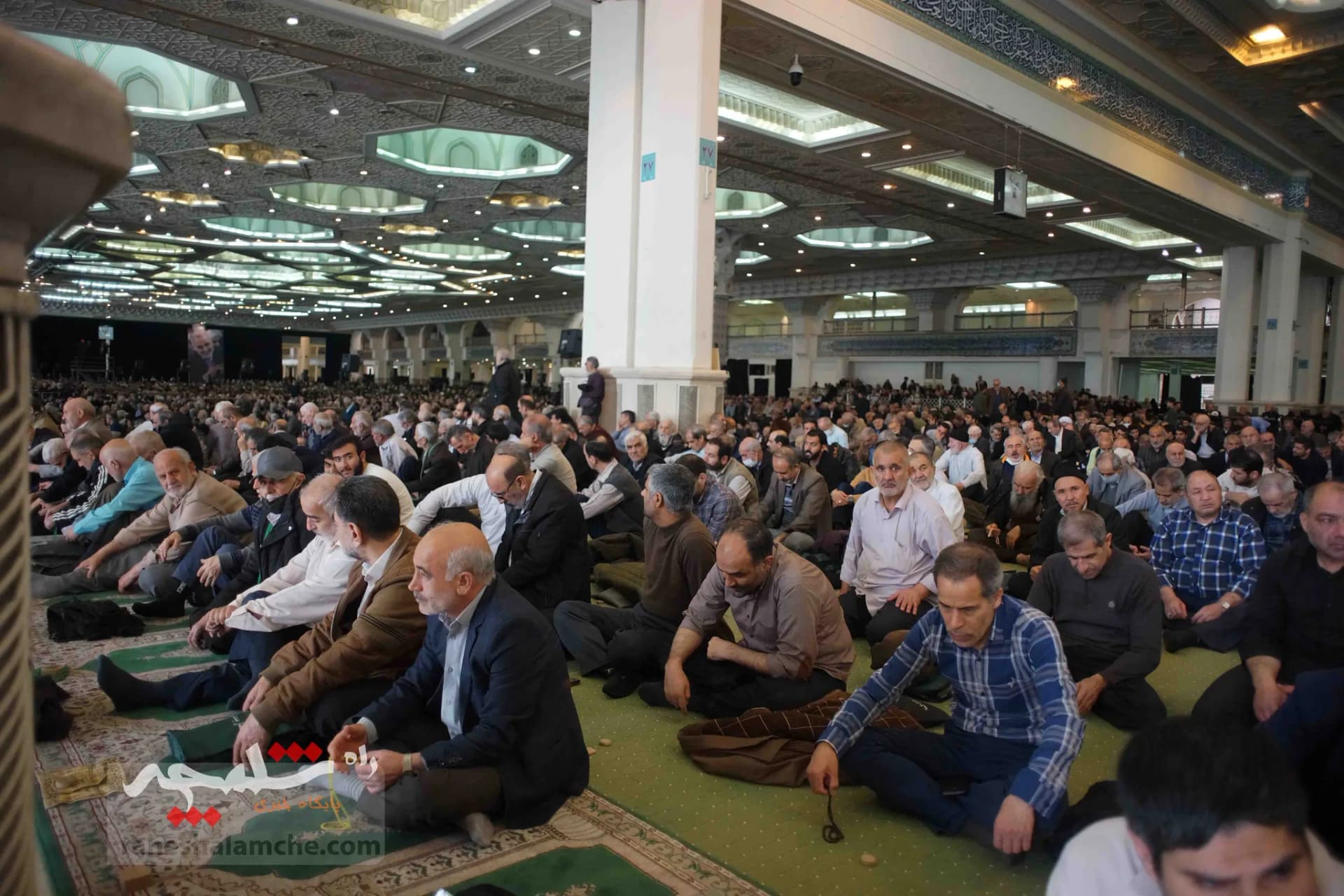 نمازجمعه این هفته تهران به امامت آیتالله خاتمی برگزار شد +تصاویر — تصویر 29