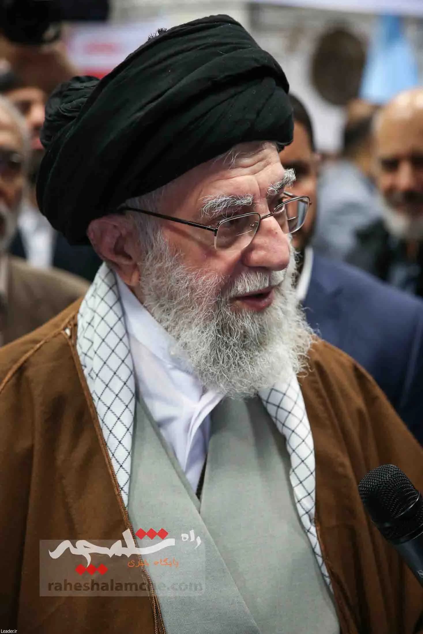 بازدید رهبر انقلاب از نمایشگاه توانمندیها و دستاوردهای بخش خصوصی +تصاویر — تصویر 62