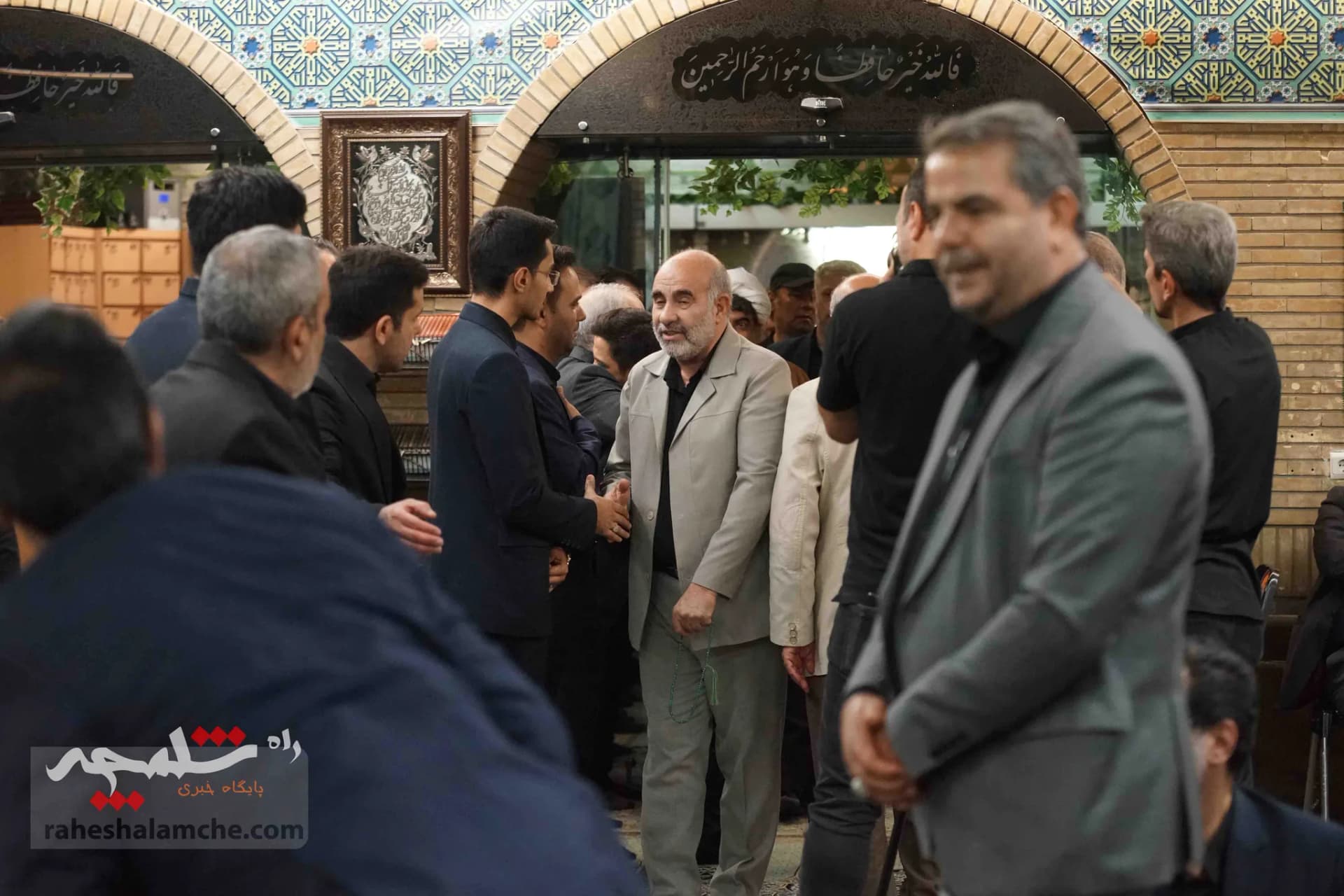 احمدینژادیها برای ختم همسر مرتضی تمدن سنگ تمام گذاشتند +تصاویر — تصویر 27