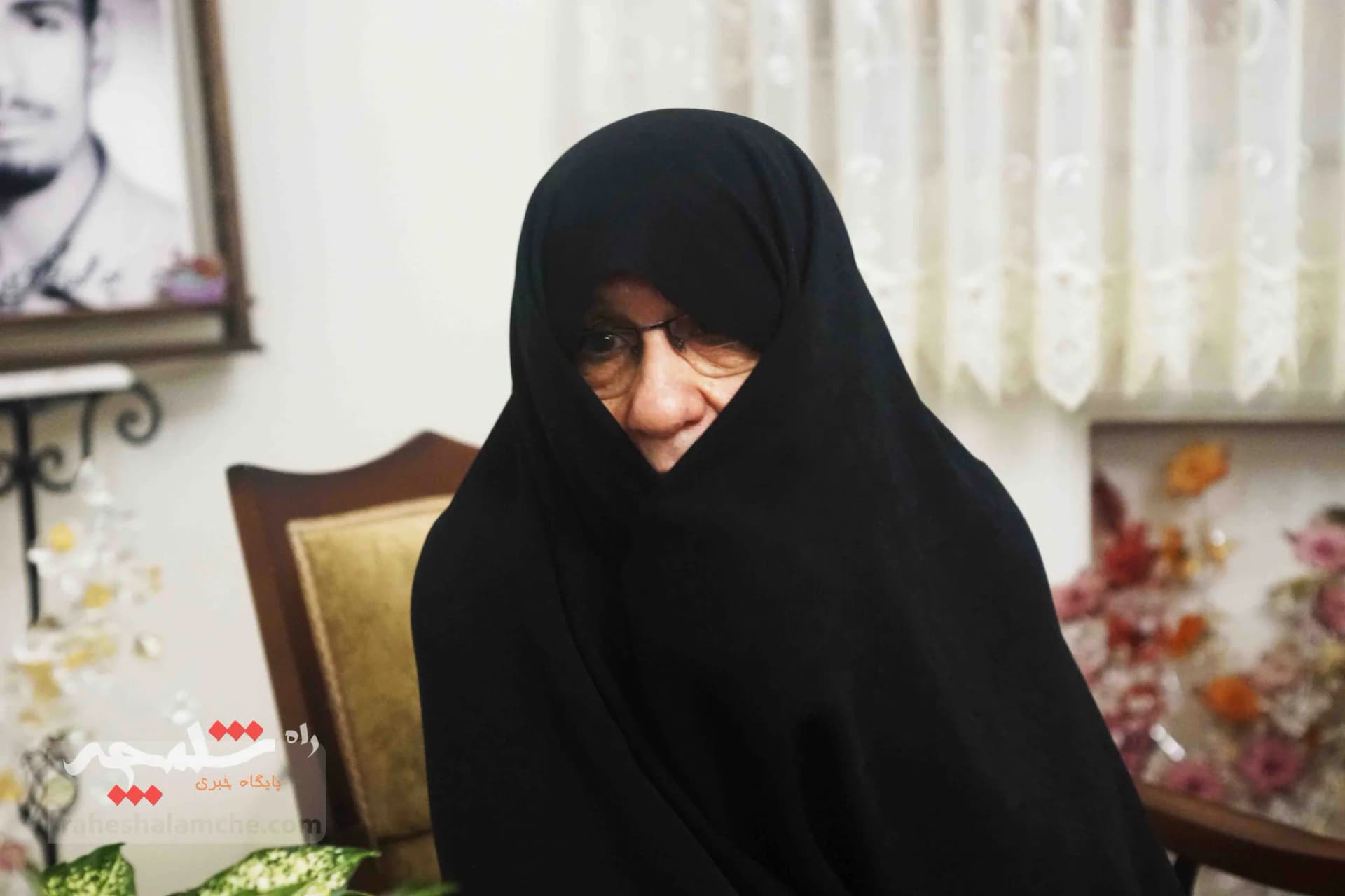 حضور سیدمحمد حسینی در منزل سه شهید +تصاویر — تصویر 20